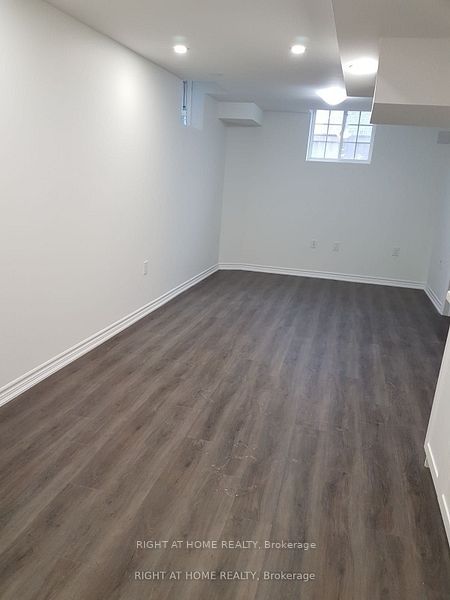 572 Murray Meadows Place - Lower Property Photo 2