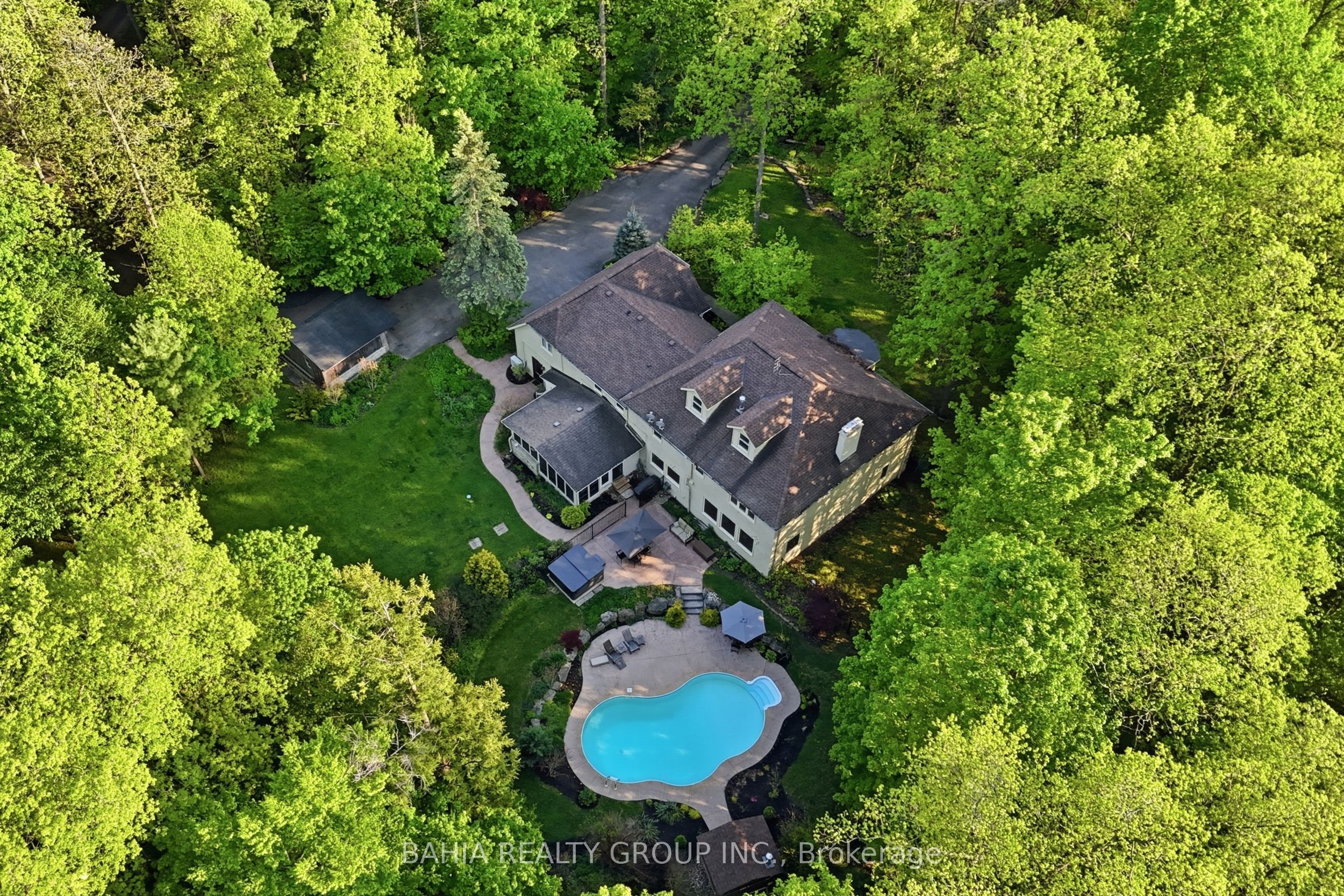 8663 Wood Close Property Photo 1