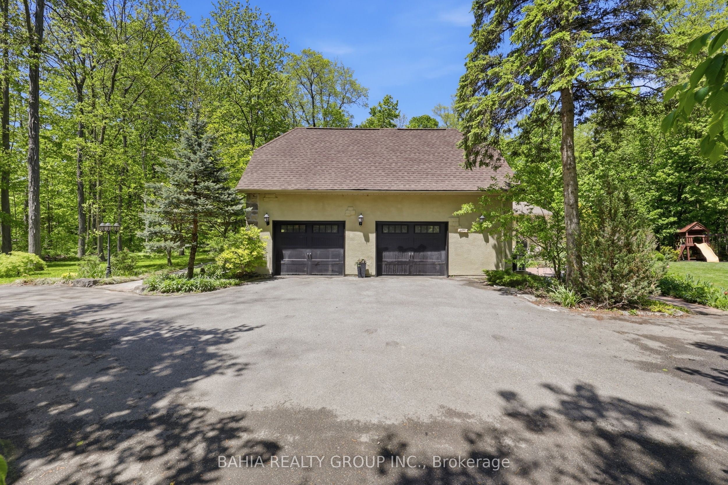 8663 Wood Close Property Photo 6