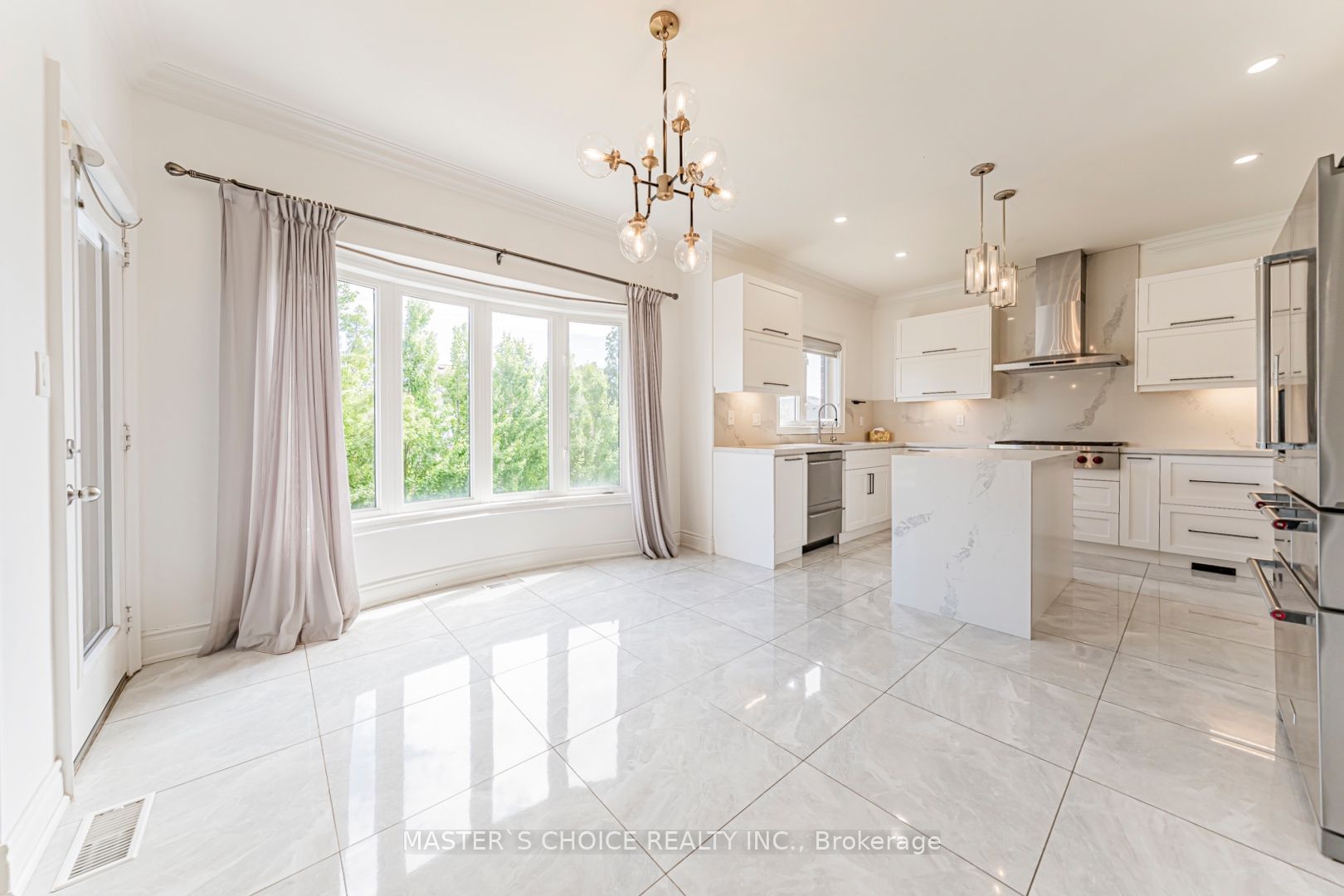 2357 Rideau Drive Property Photo 11