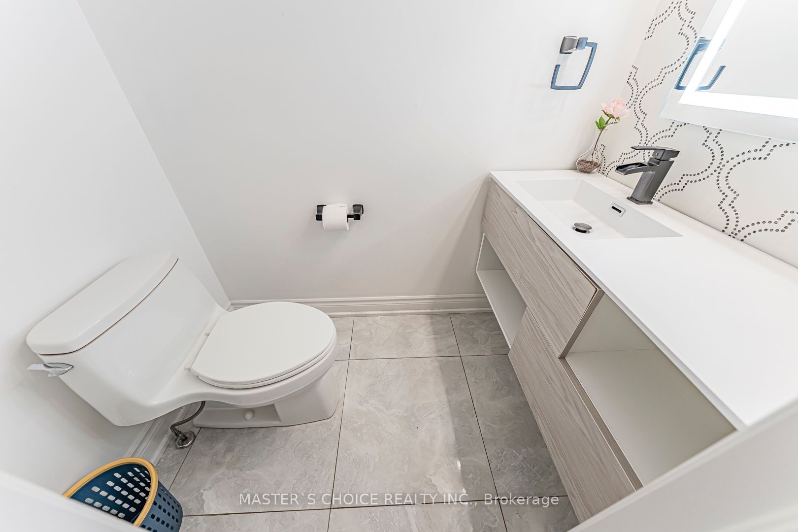 2357 Rideau Drive Property Photo 16