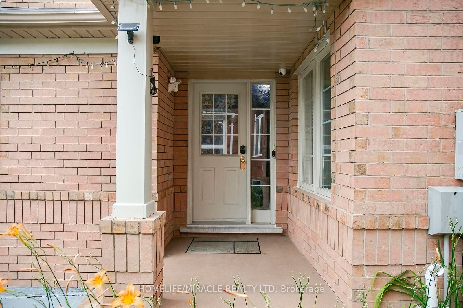 81 Narrow Valley Crescent Property Photo 3