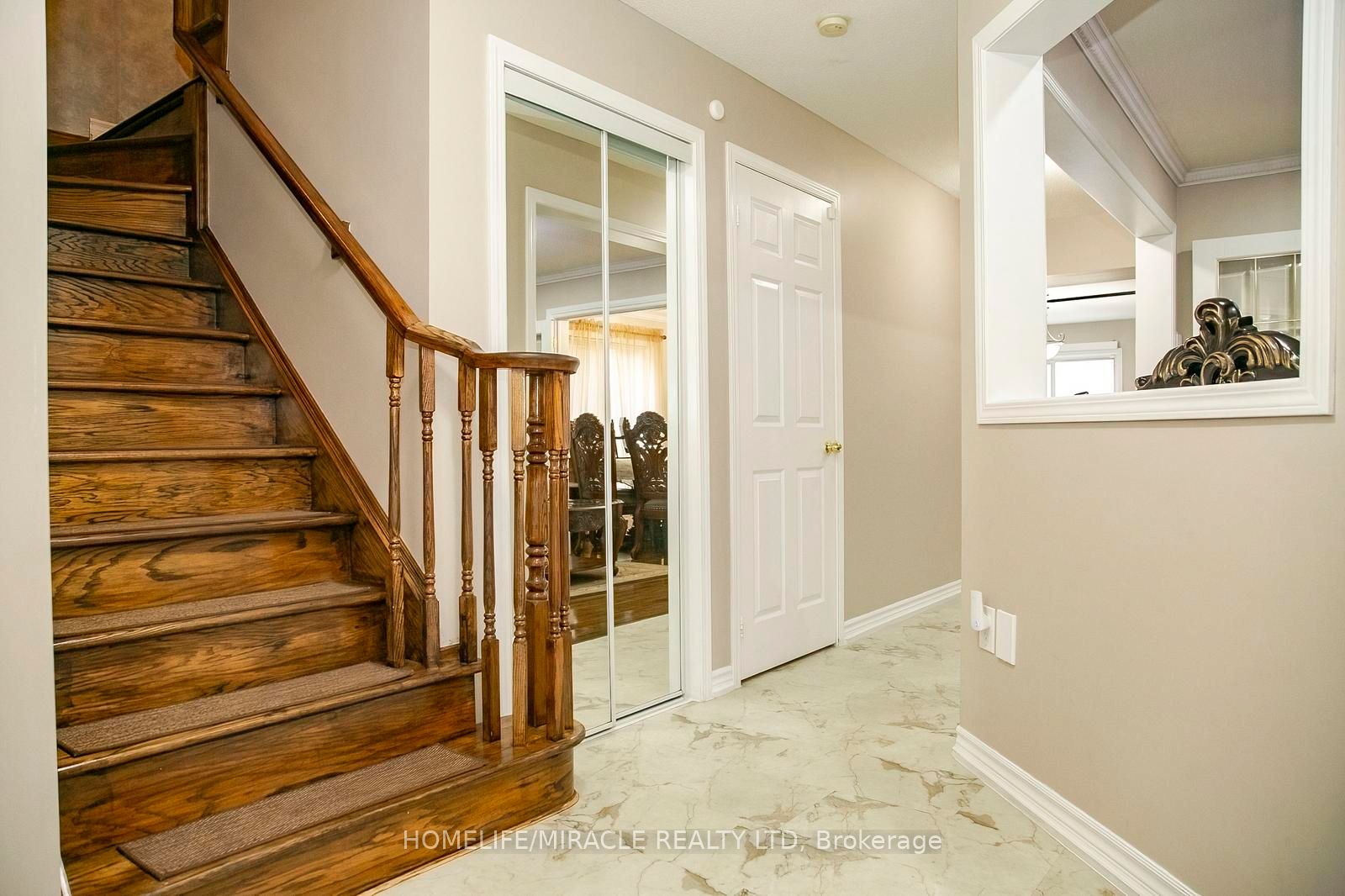 81 Narrow Valley Crescent Property Photo 6