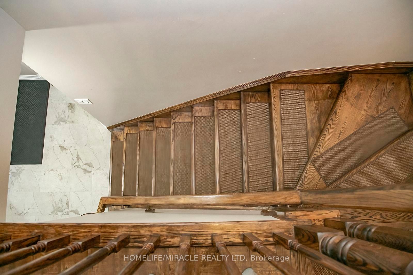 81 Narrow Valley Crescent Property Photo 22