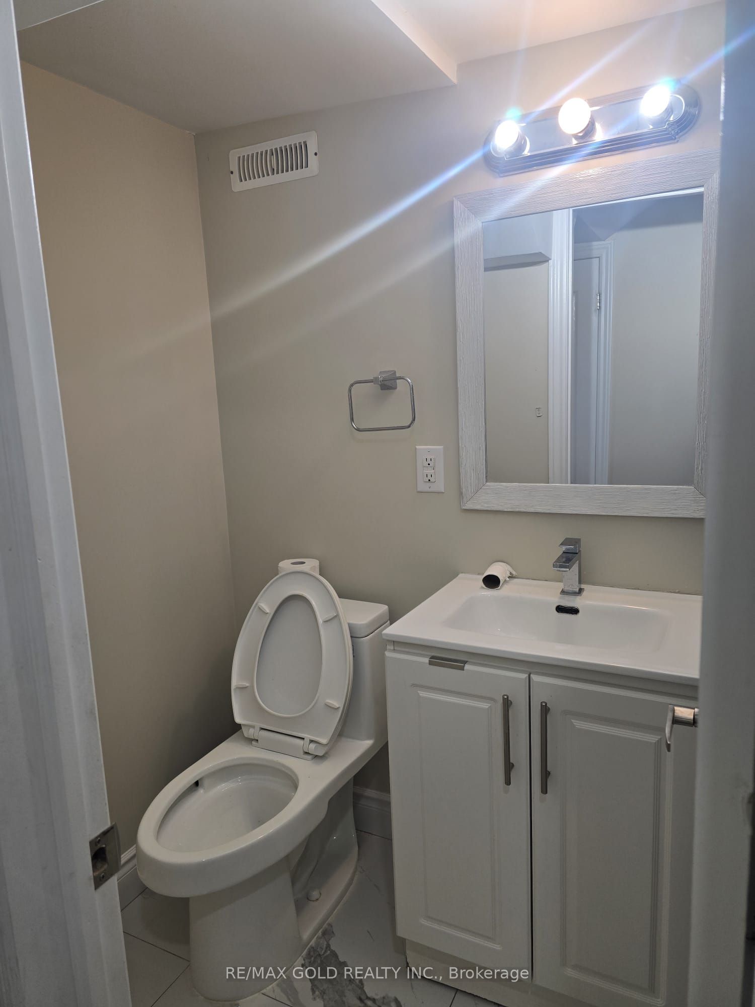35 Dolobram Trail Bsmt Property Photo 6