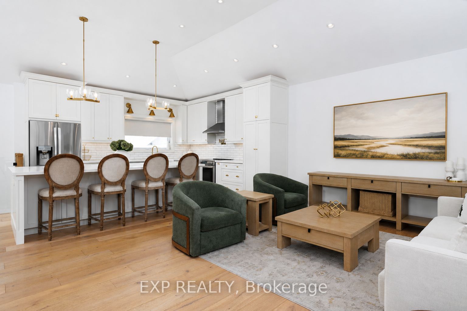 1761 Coram Crescent Property Photo 3