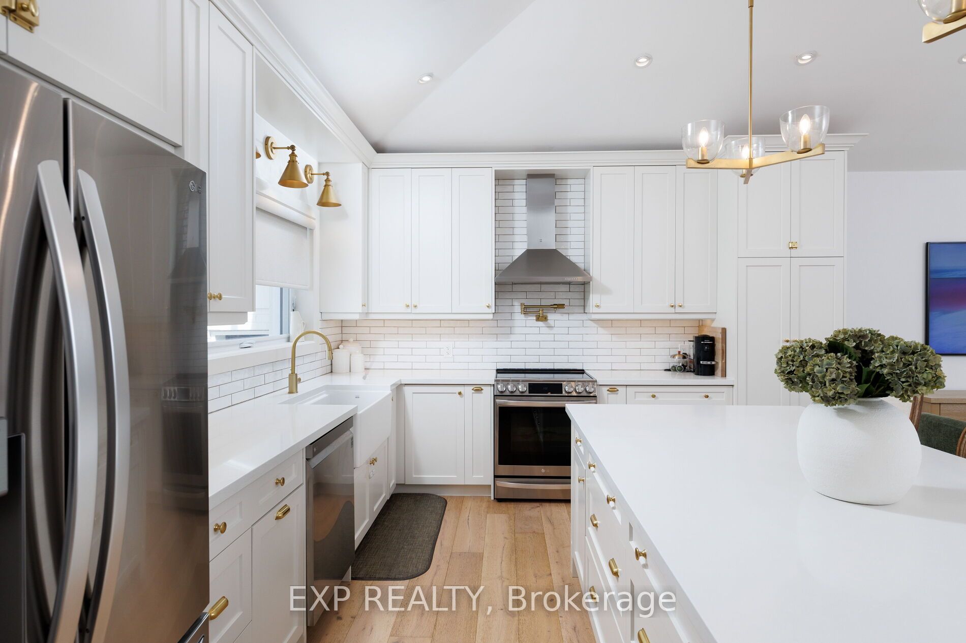 1761 Coram Crescent Property Photo 4