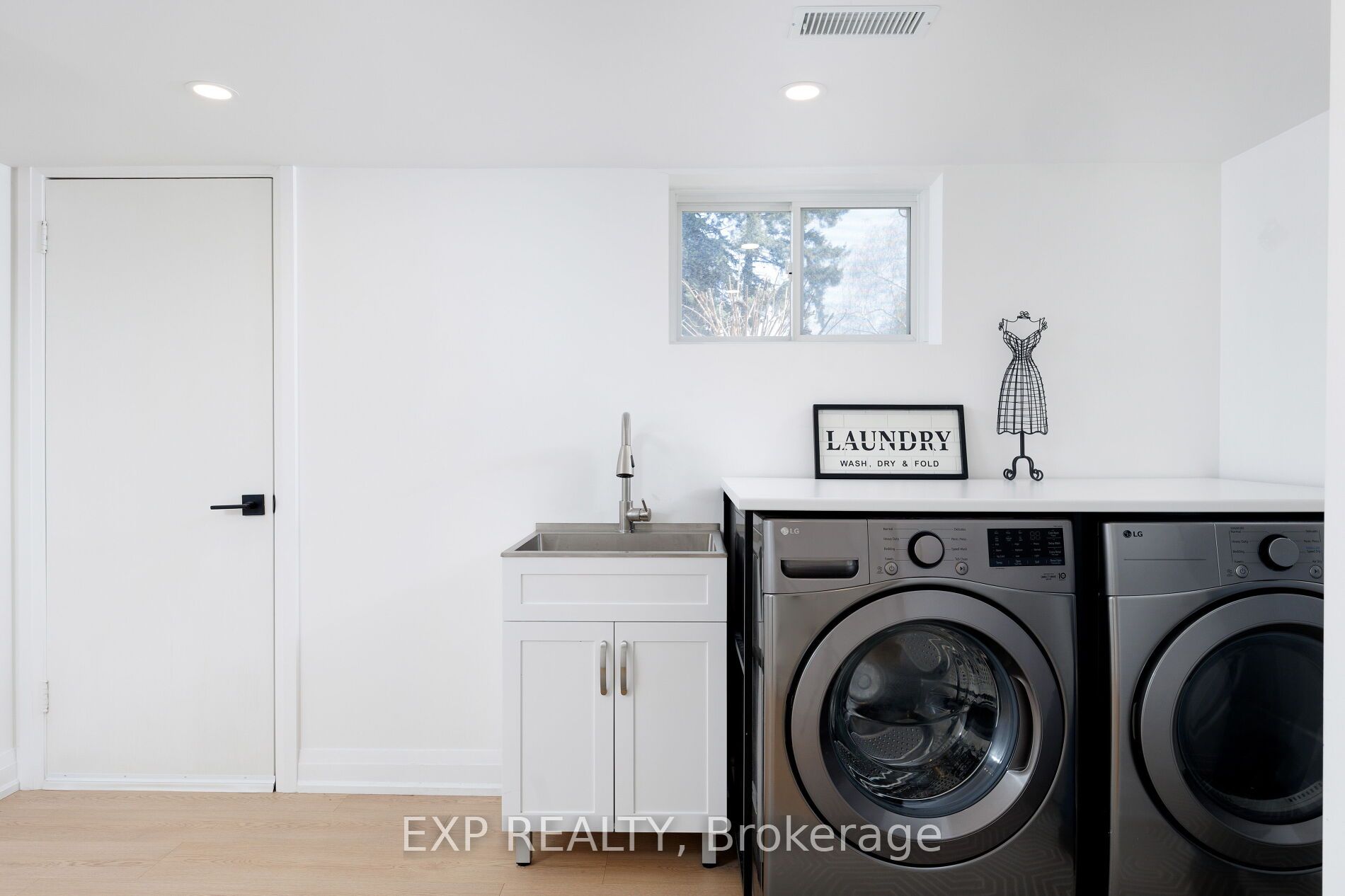 1761 Coram Crescent Property Photo 35