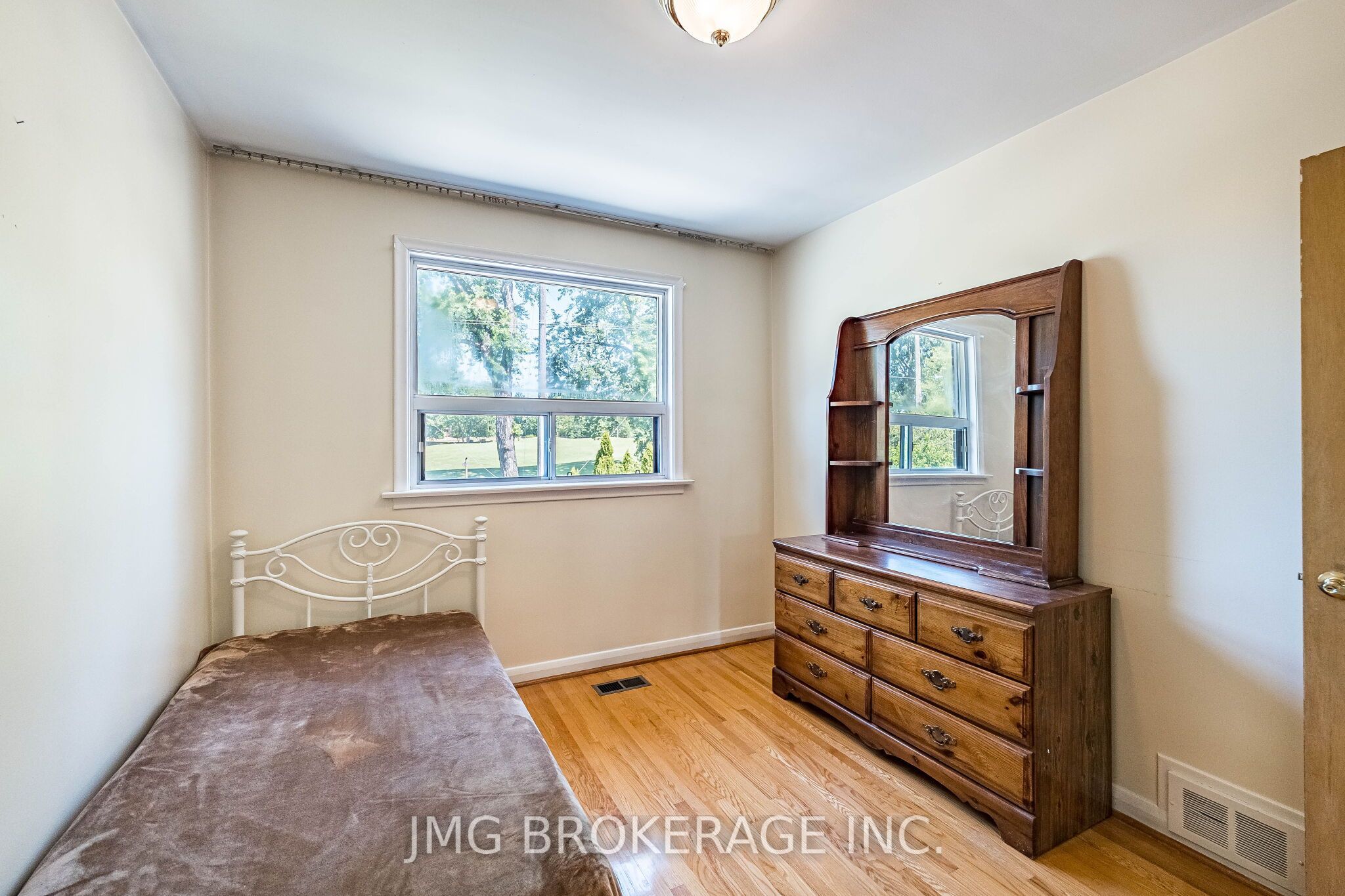 53 Foxrun Avenue Property Photo 24