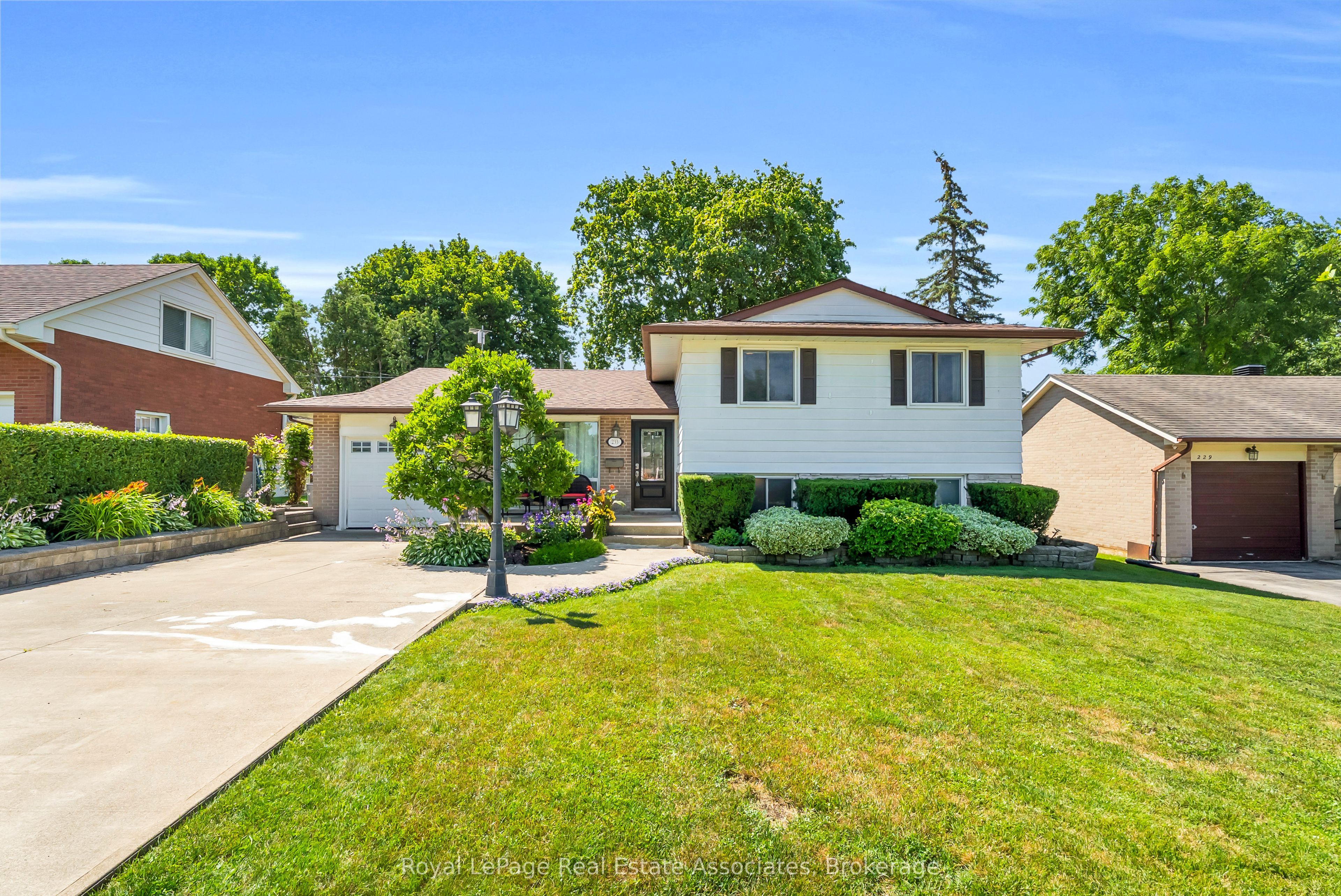 233 Elmore Drive Property Photo 1