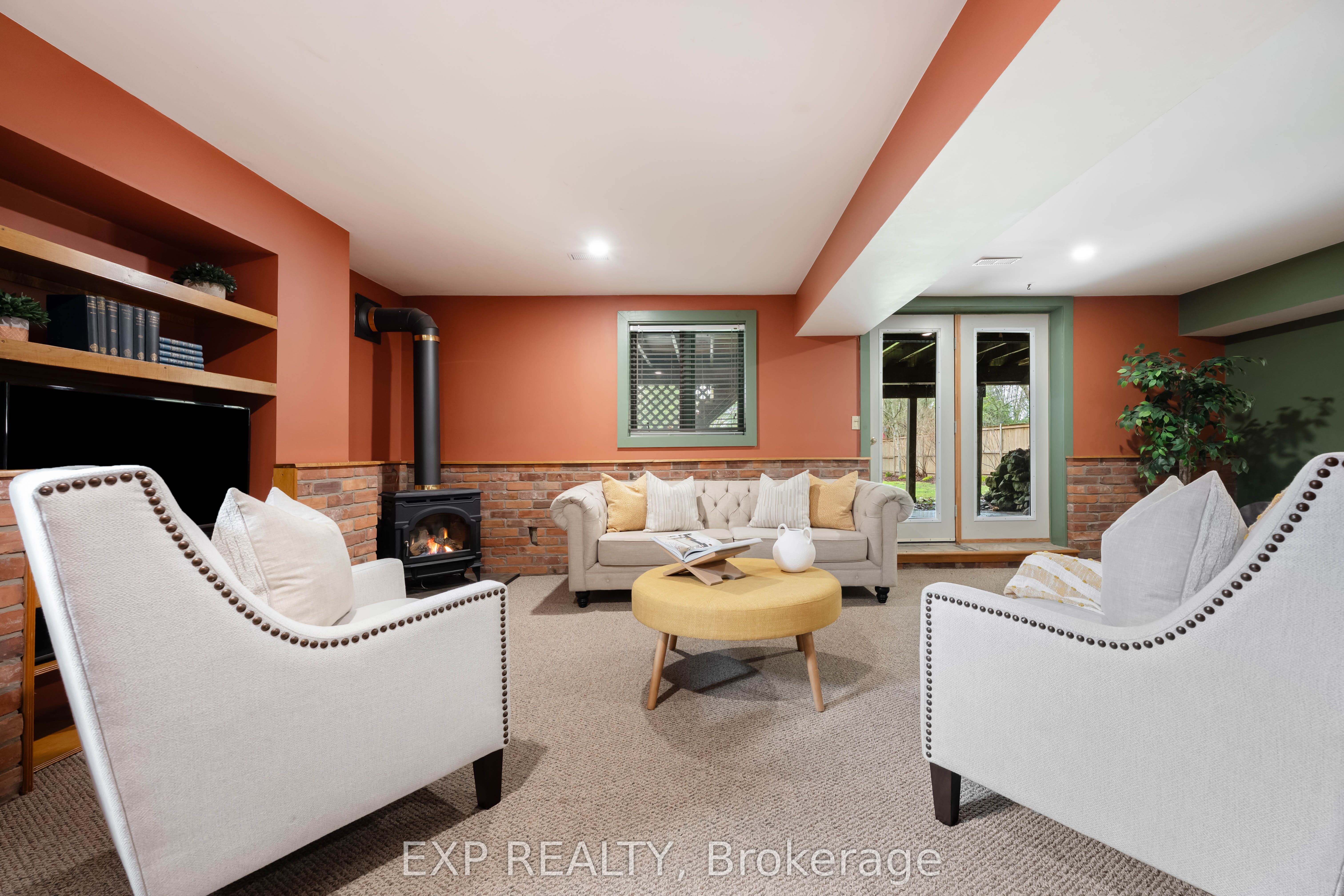 9 Wellington Street Property Photo 33