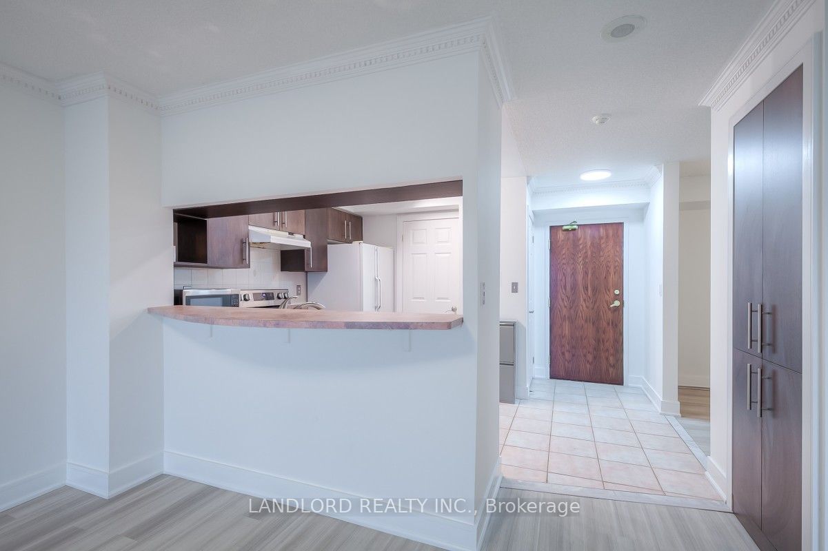 190 Manitoba Street 511 Property Photo 6