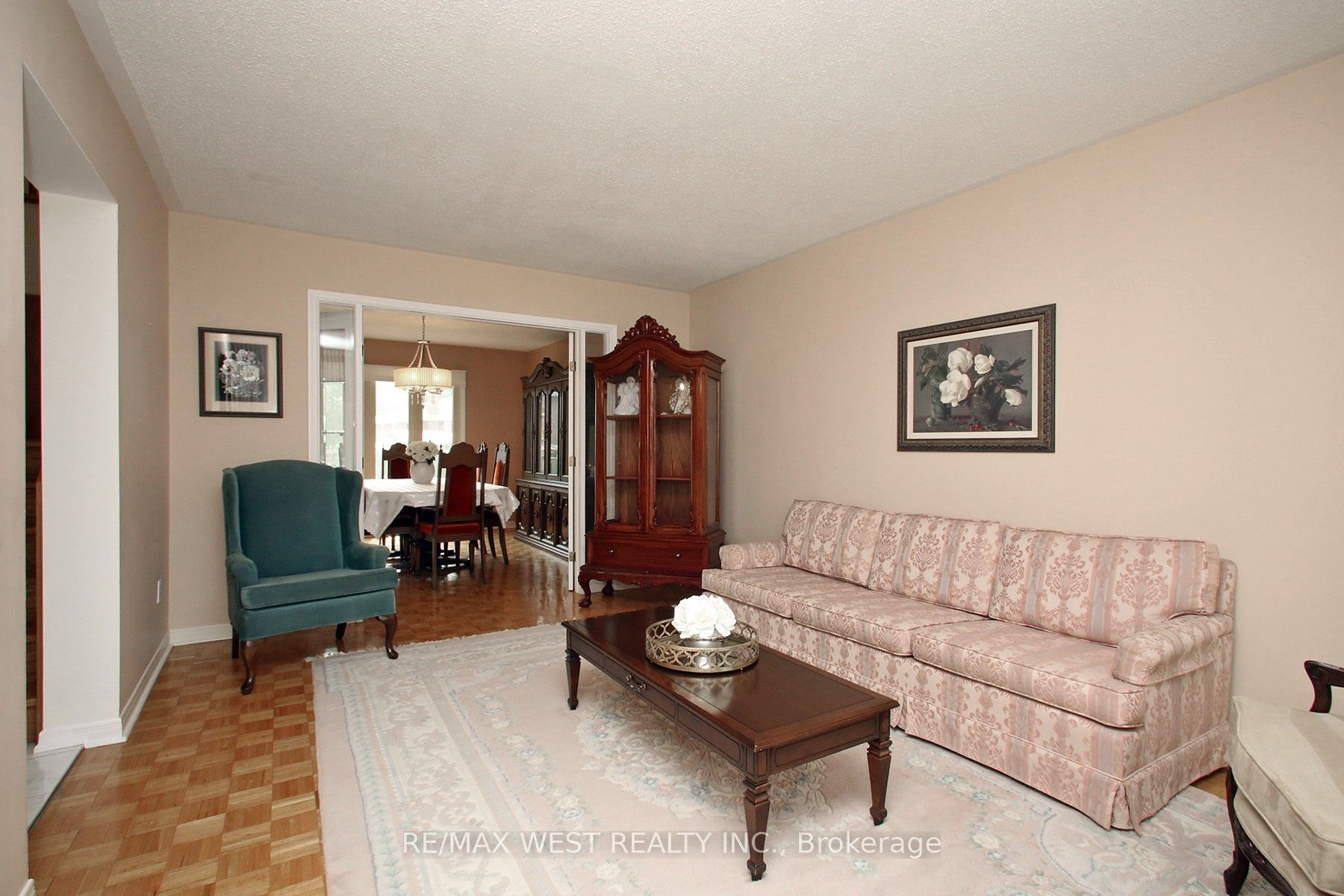 540 Louis Drive Property Photo 5