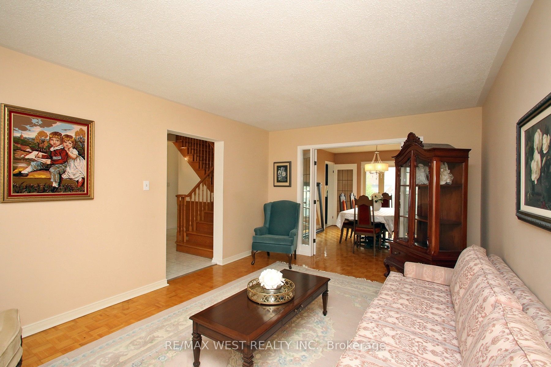 540 Louis Drive Property Photo 6