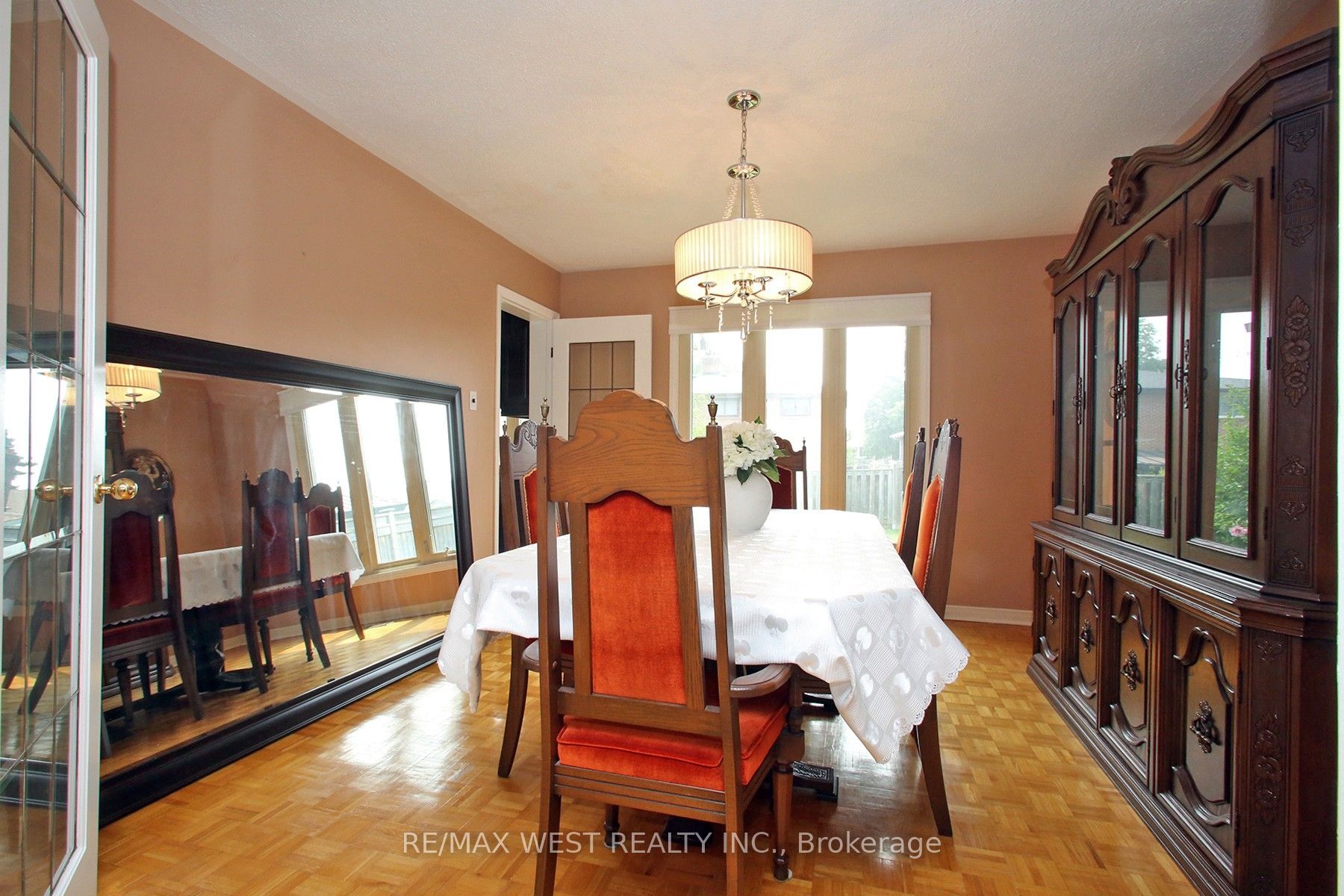 540 Louis Drive Property Photo 8