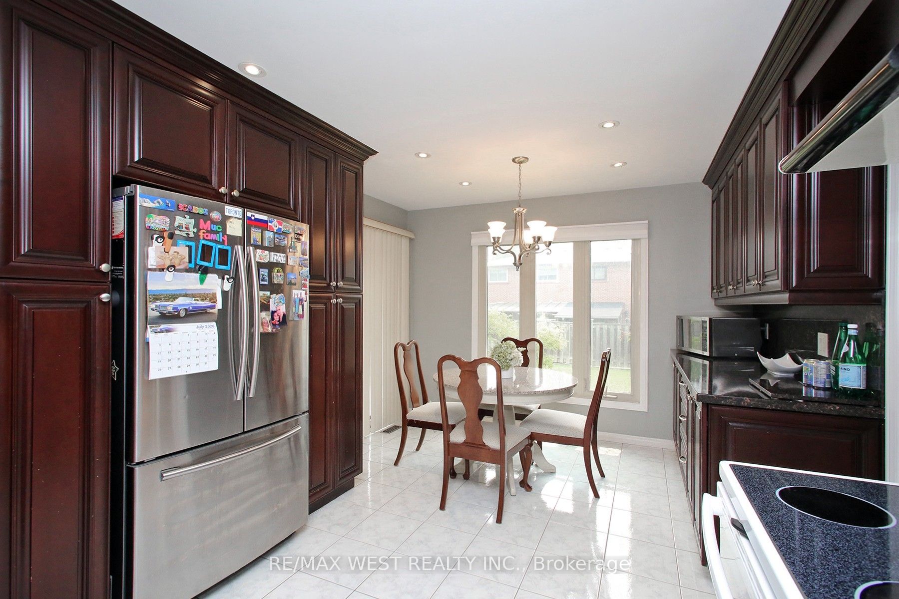 540 Louis Drive Property Photo 11
