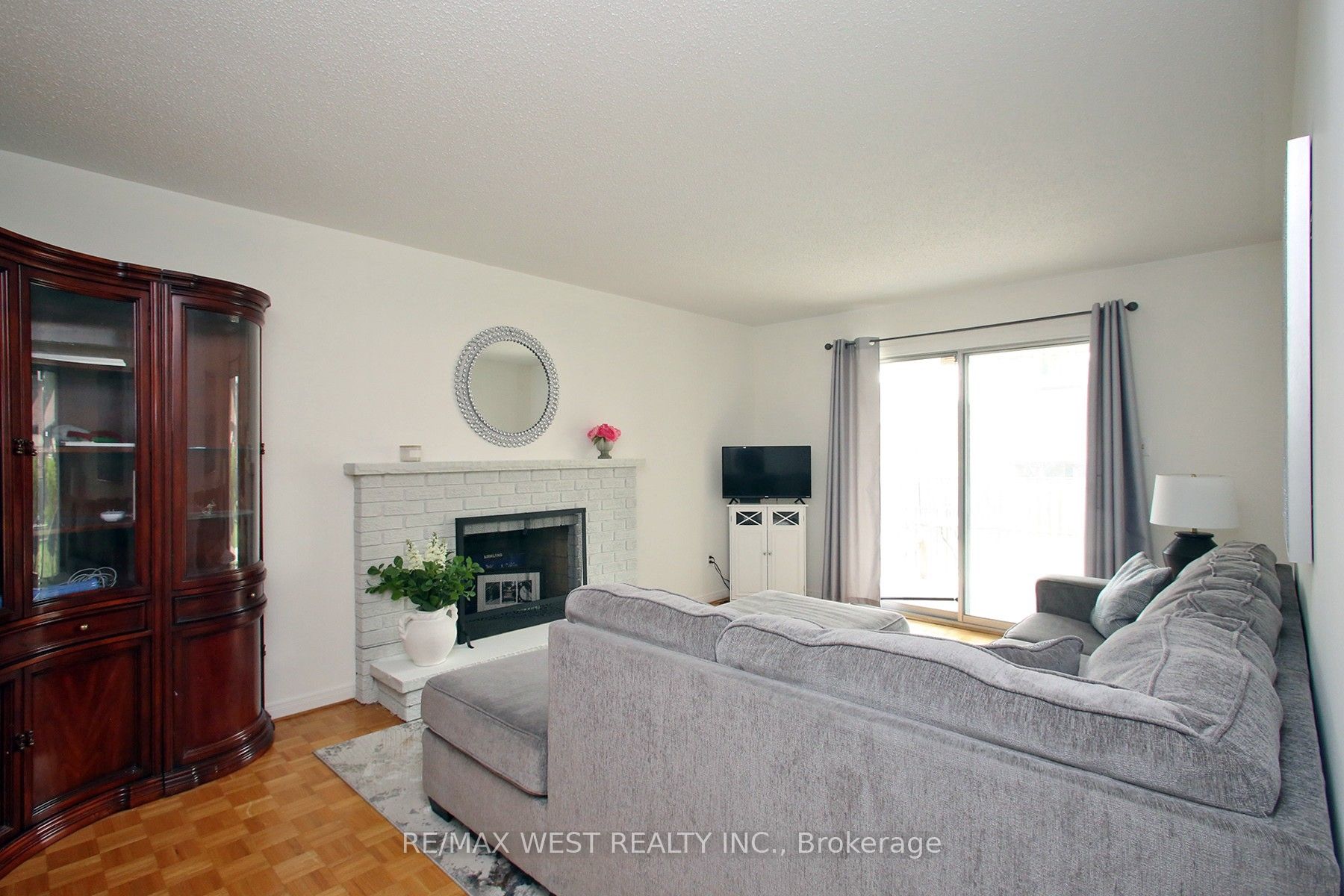 540 Louis Drive Property Photo 17