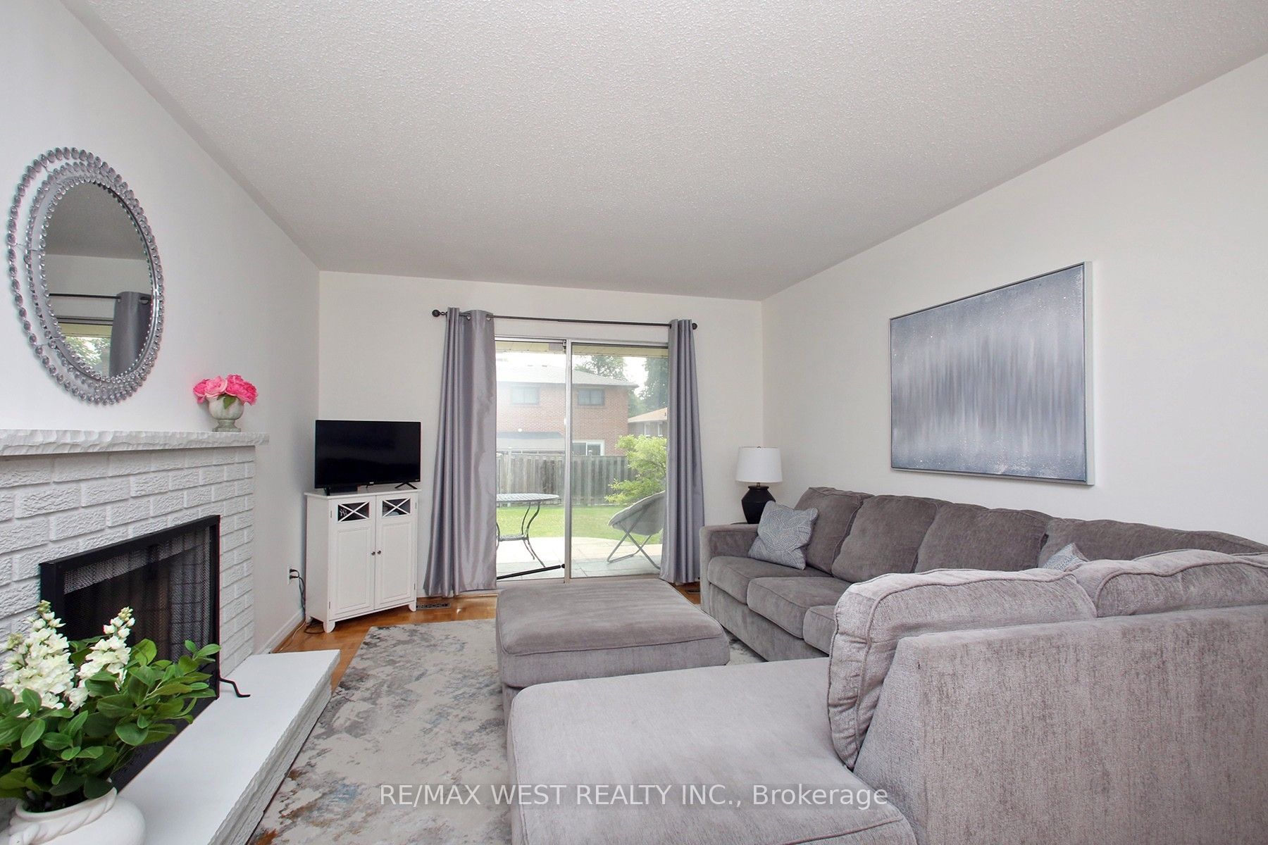540 Louis Drive Property Photo 18