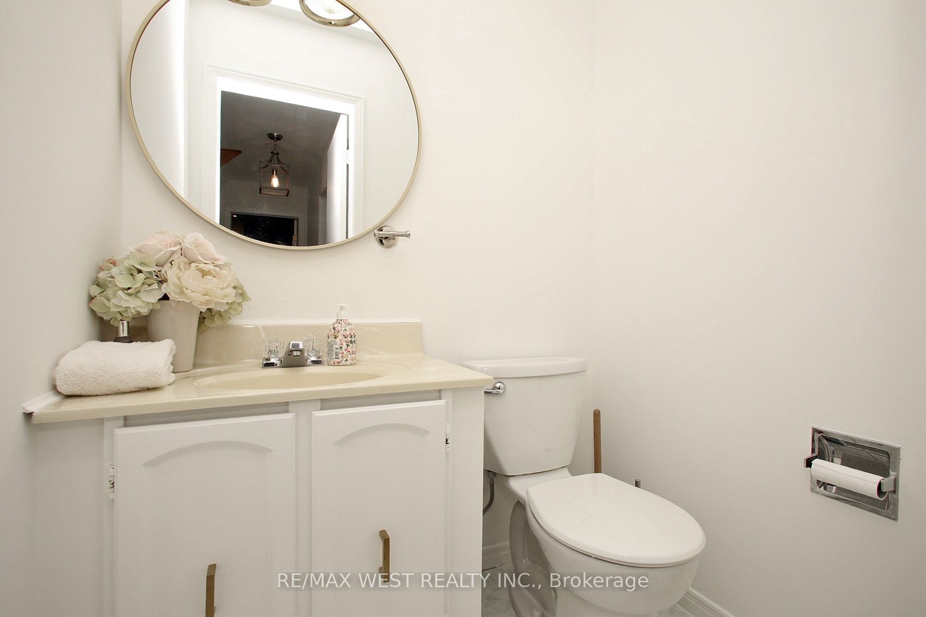540 Louis Drive Property Photo 20
