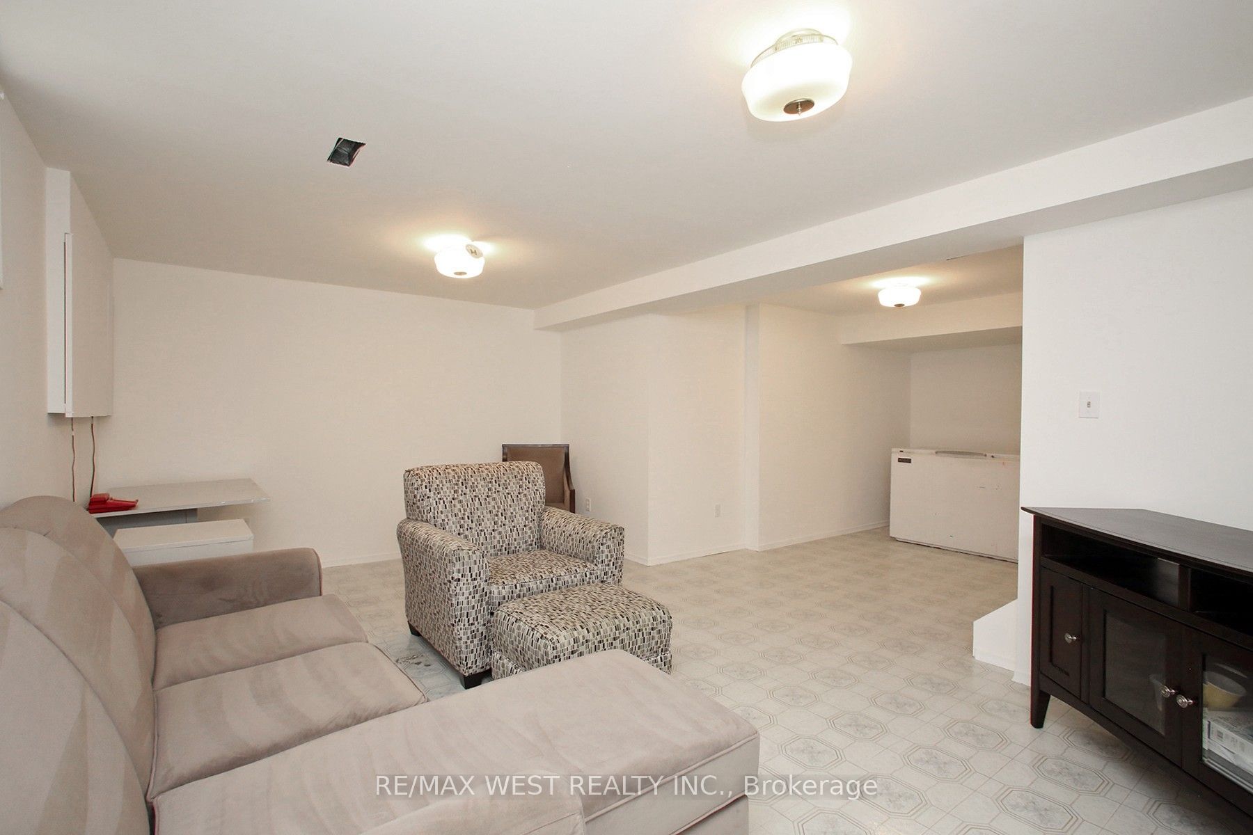 540 Louis Drive Property Photo 32
