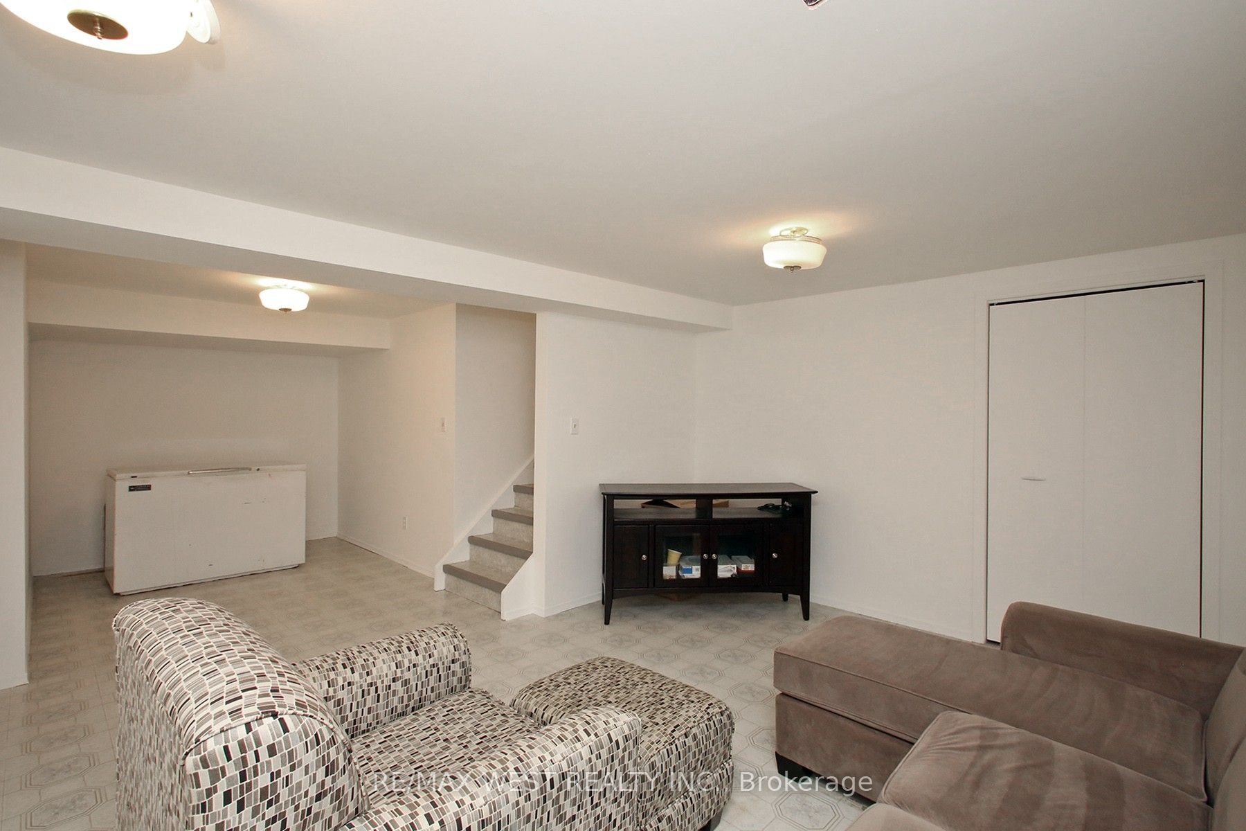 540 Louis Drive Property Photo 33