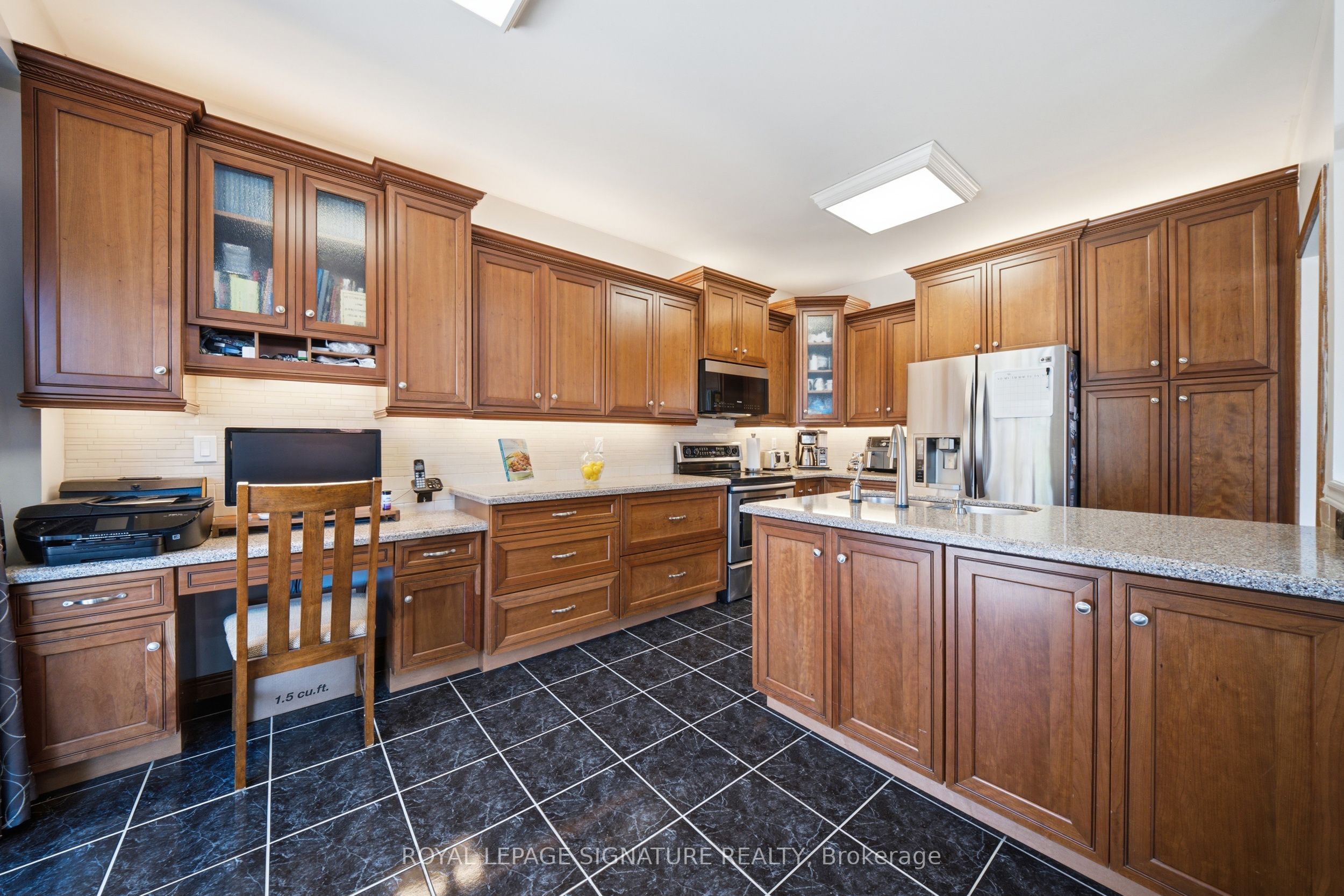 79 Twin Willow Crescent E Property Photo 14