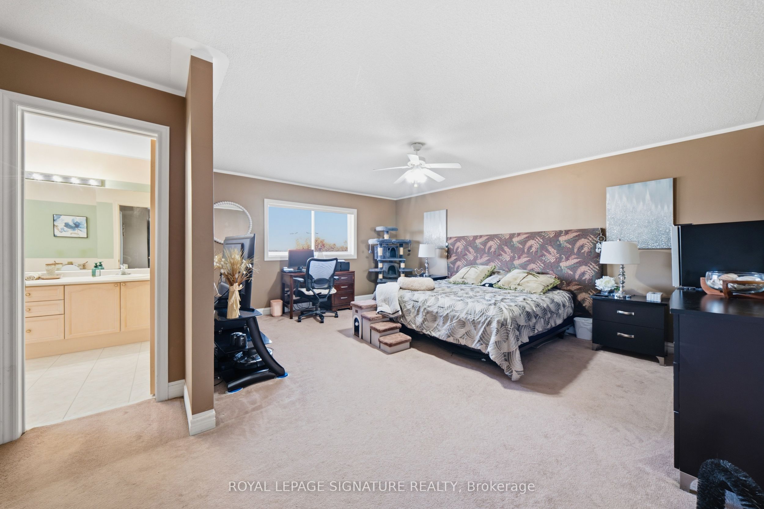 79 Twin Willow Crescent E Property Photo 21