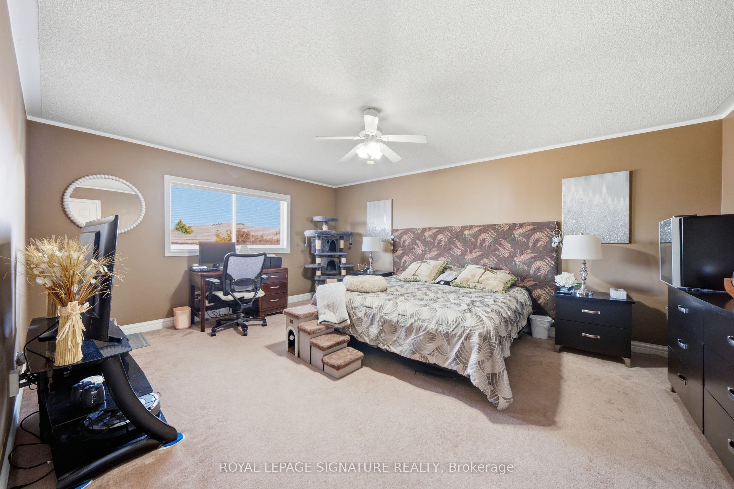 79 Twin Willow Crescent E Property Photo 22