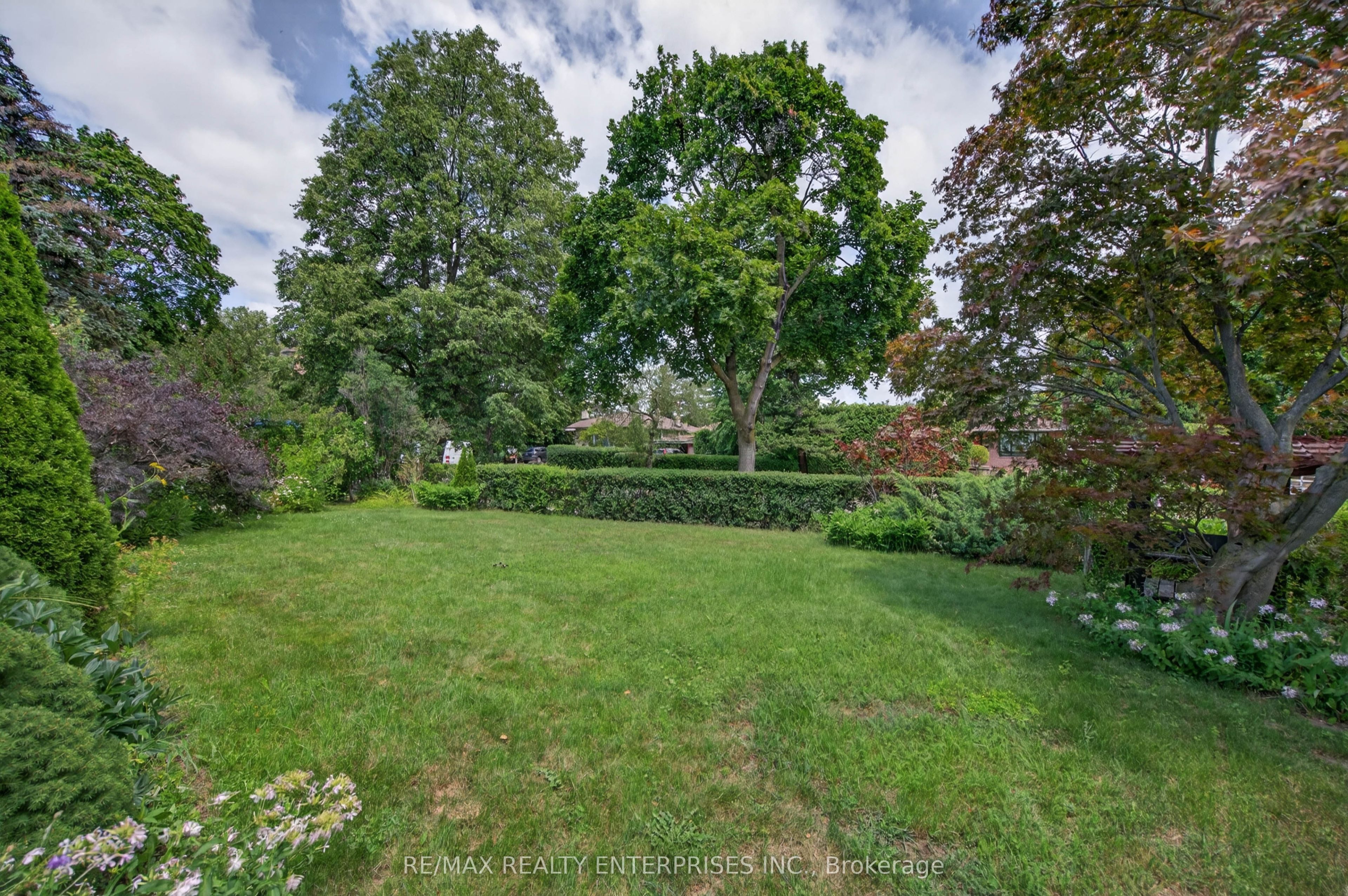 1282 Daimler Road Property Photo 3