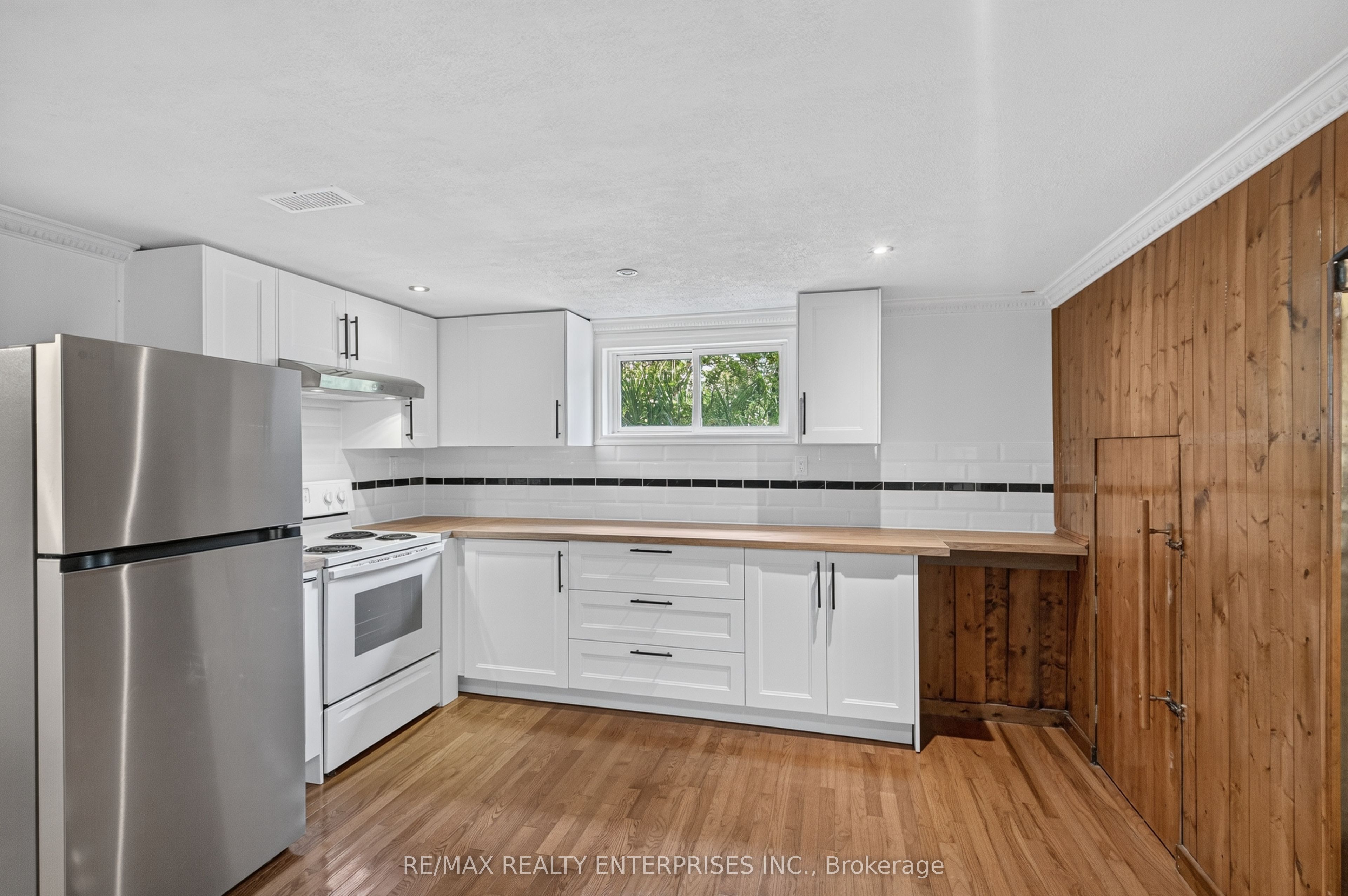 1282 Daimler Road Property Photo 26