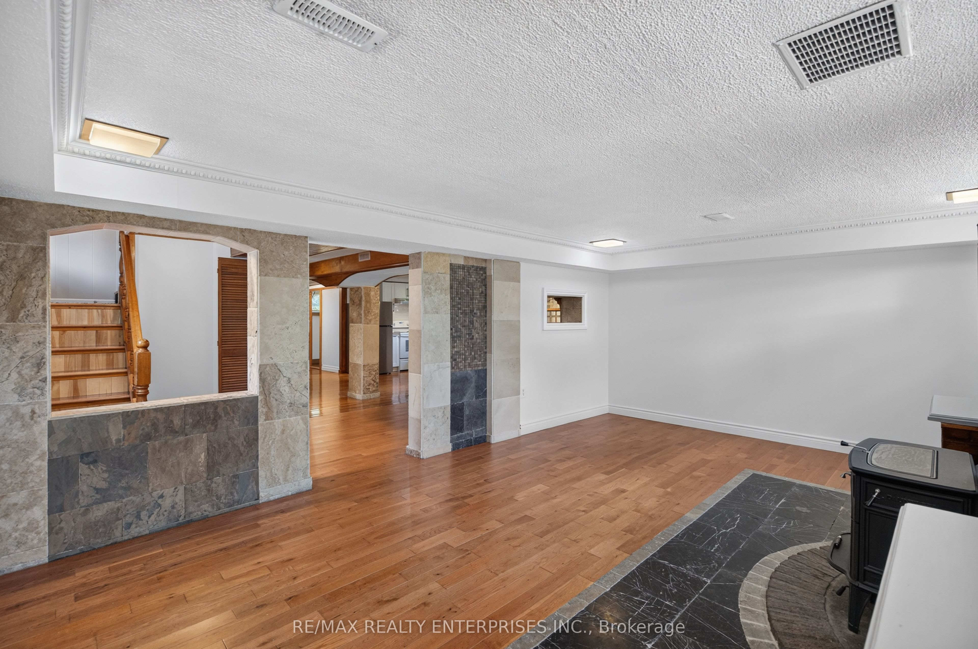 1282 Daimler Road Property Photo 27