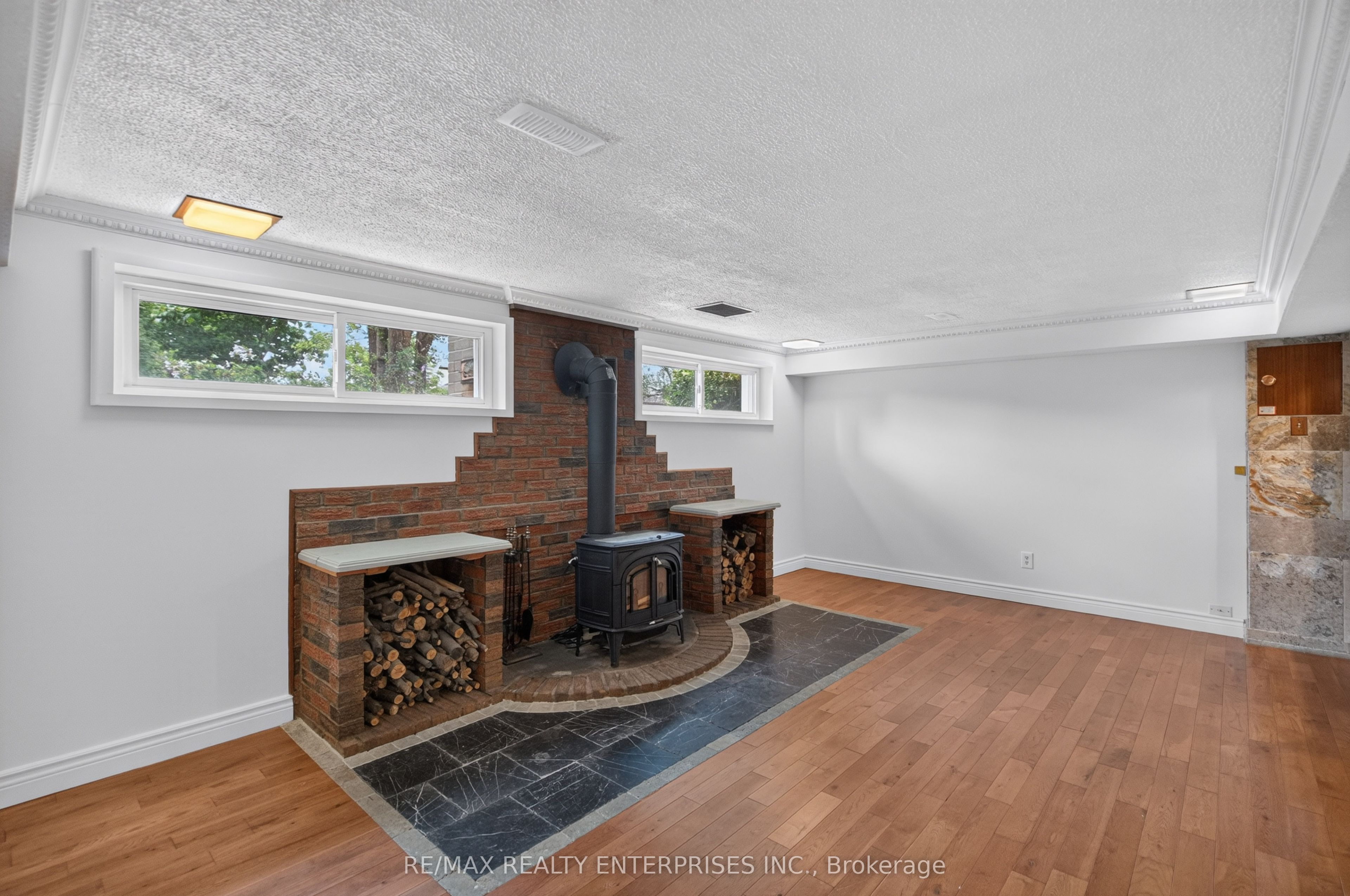 1282 Daimler Road Property Photo 28