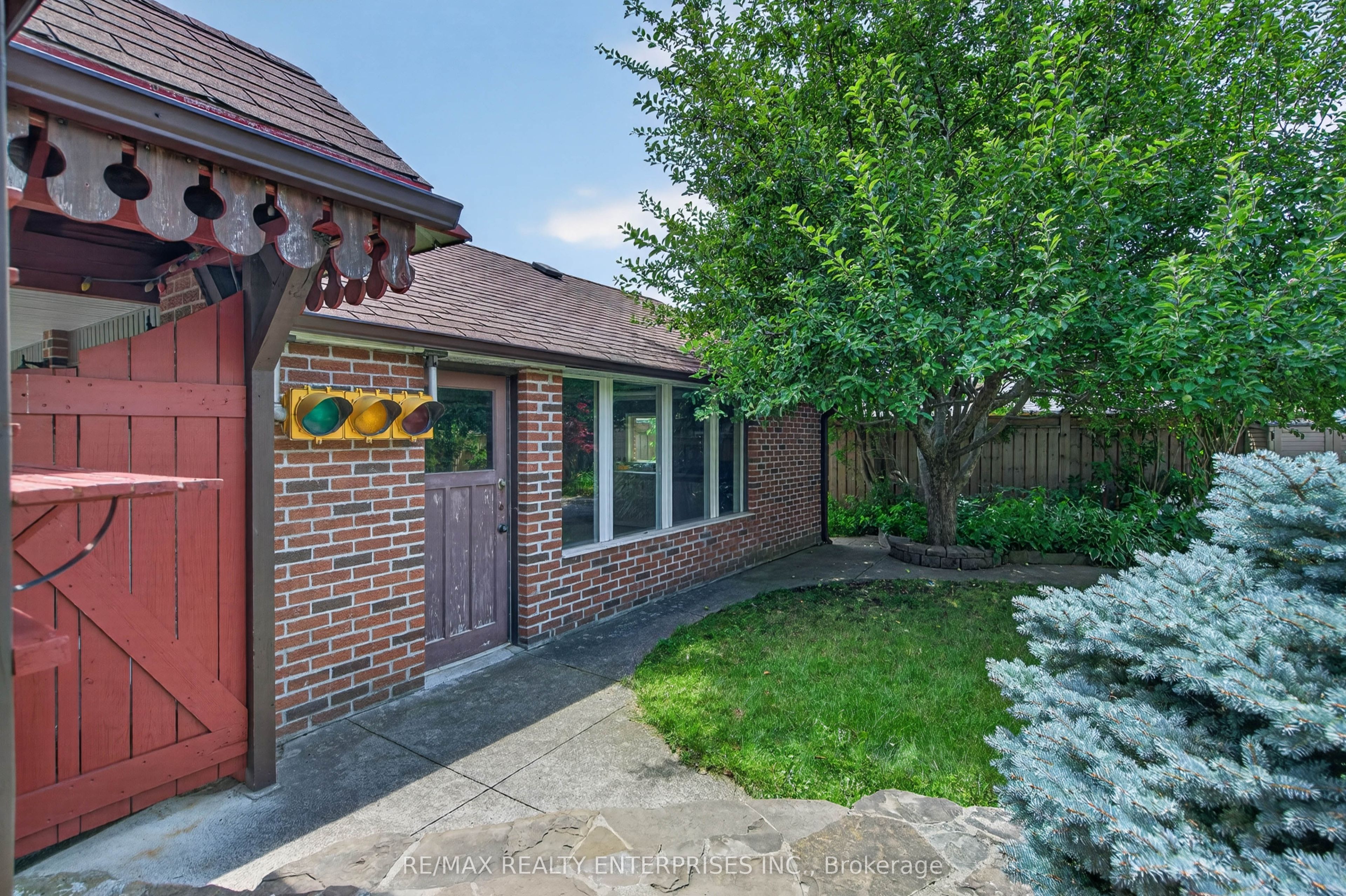 1282 Daimler Road Property Photo 37