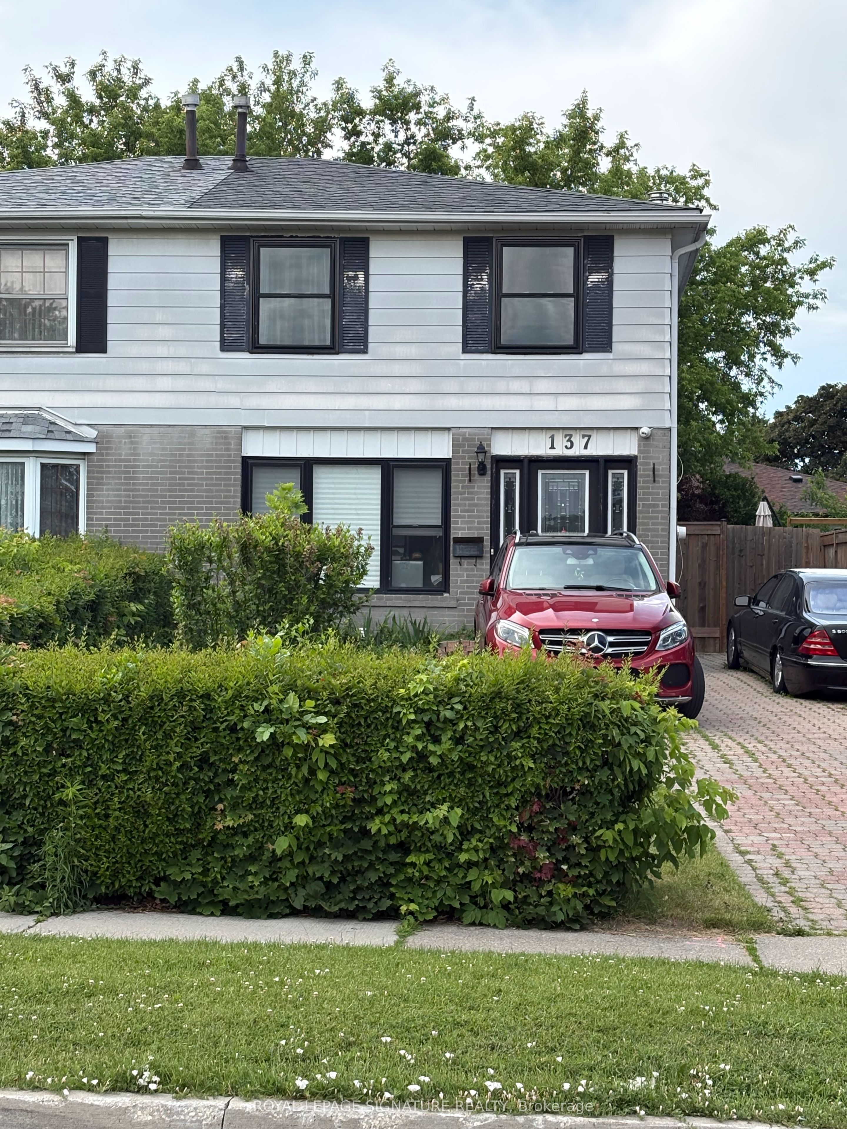 137 Madoc Drive Main/upper Property Photo 2