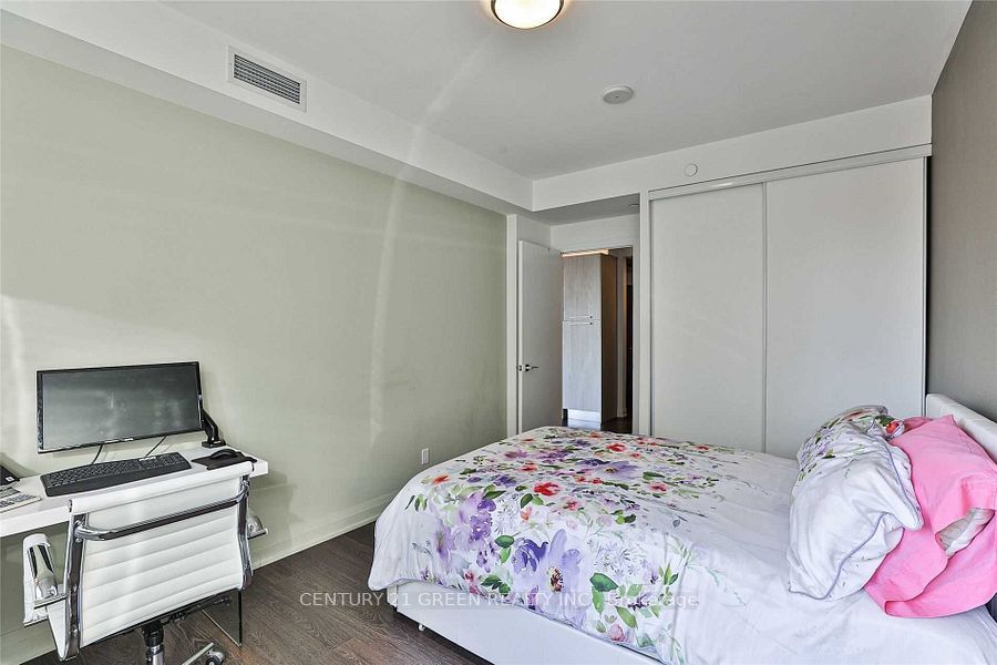 36 Park Lawn Road 303 Property Photo 6