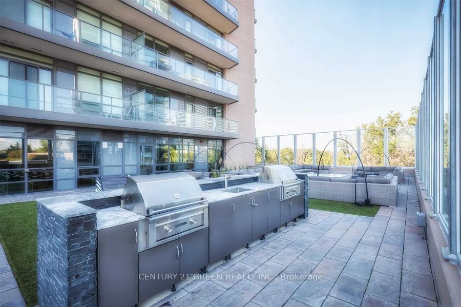 36 Park Lawn Road 303 Property Photo 11