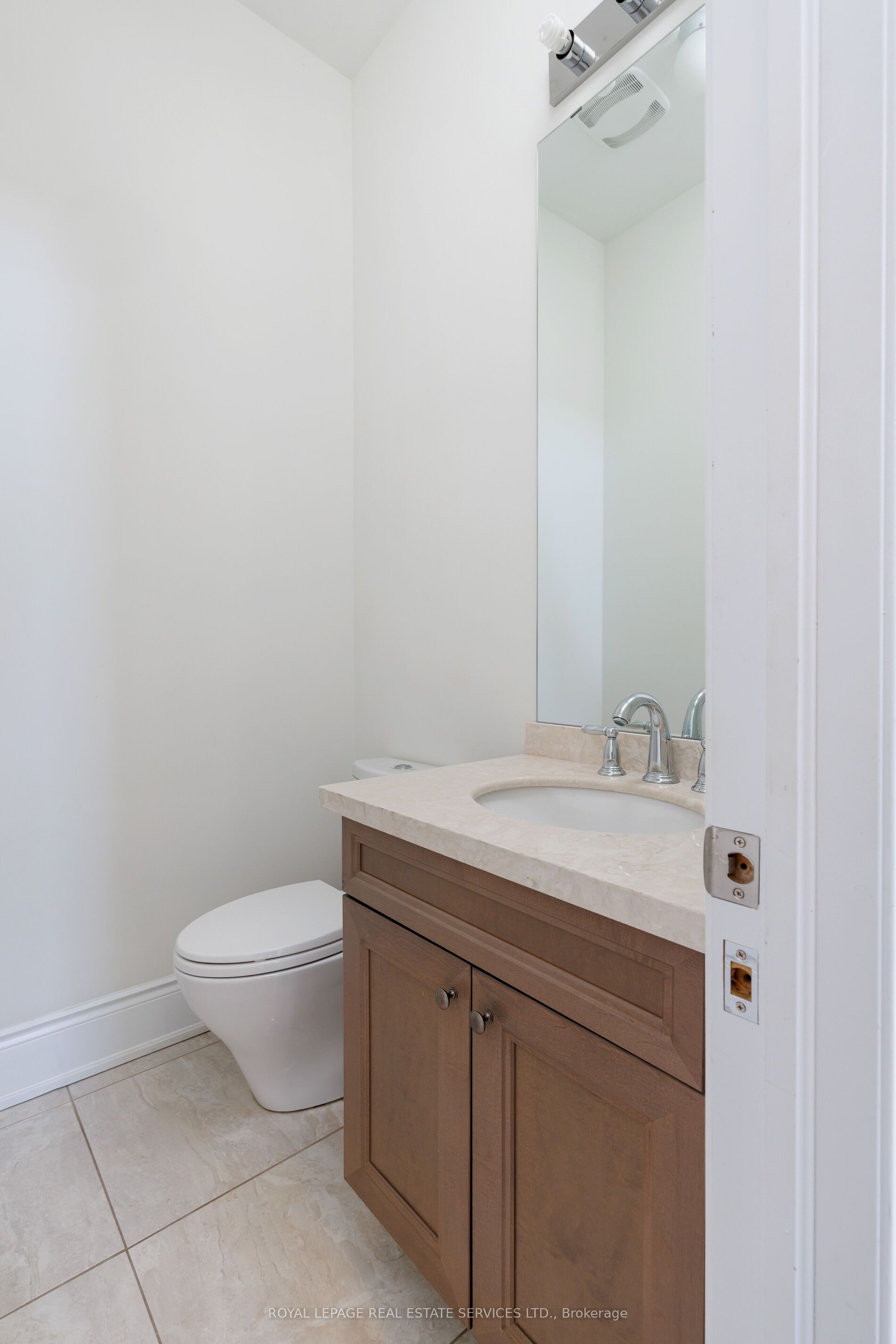 257 Hanover Street Property Photo 6