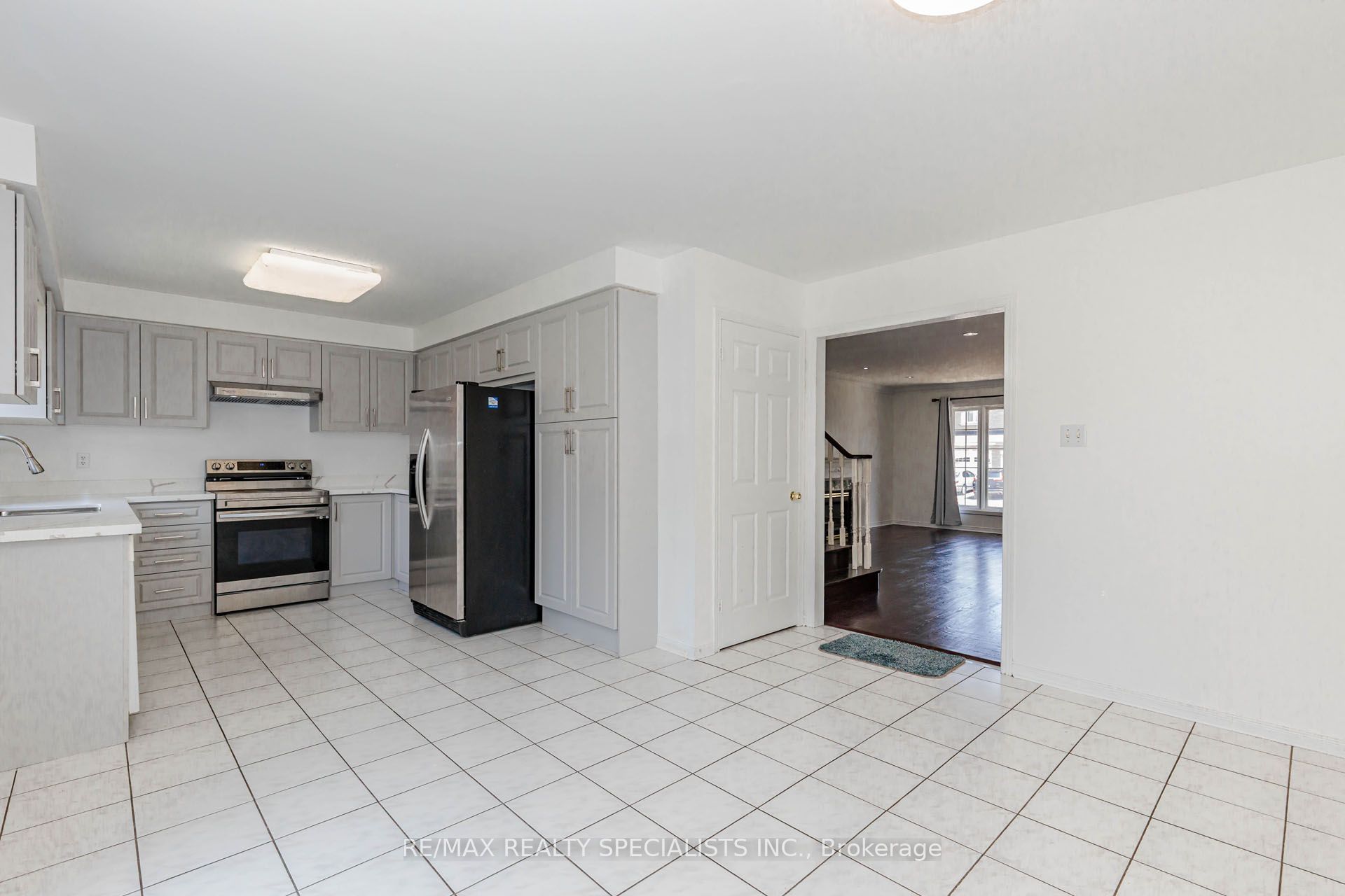 64 Dolphin Song Crescent Property Photo 4