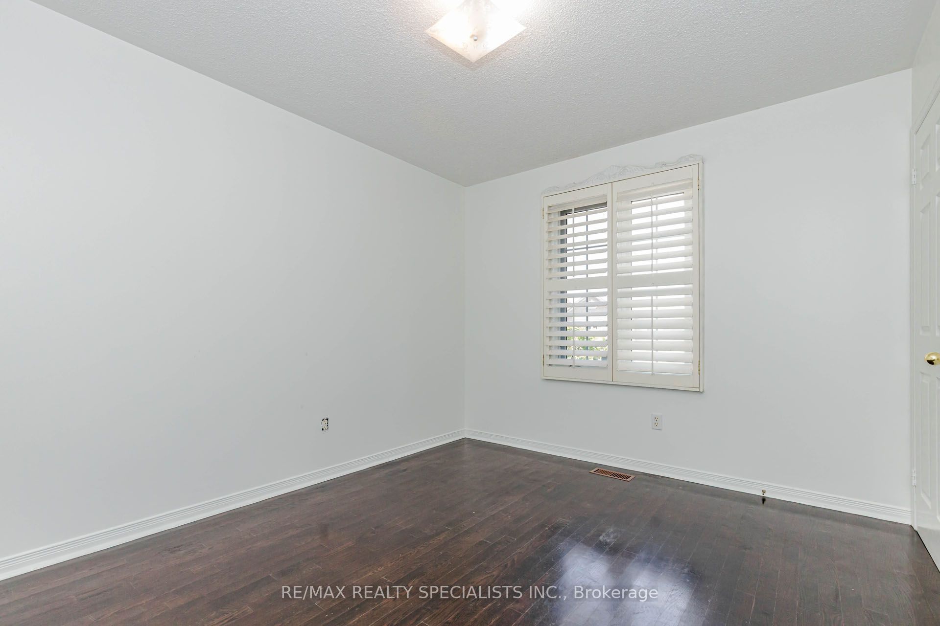 64 Dolphin Song Crescent Property Photo 11