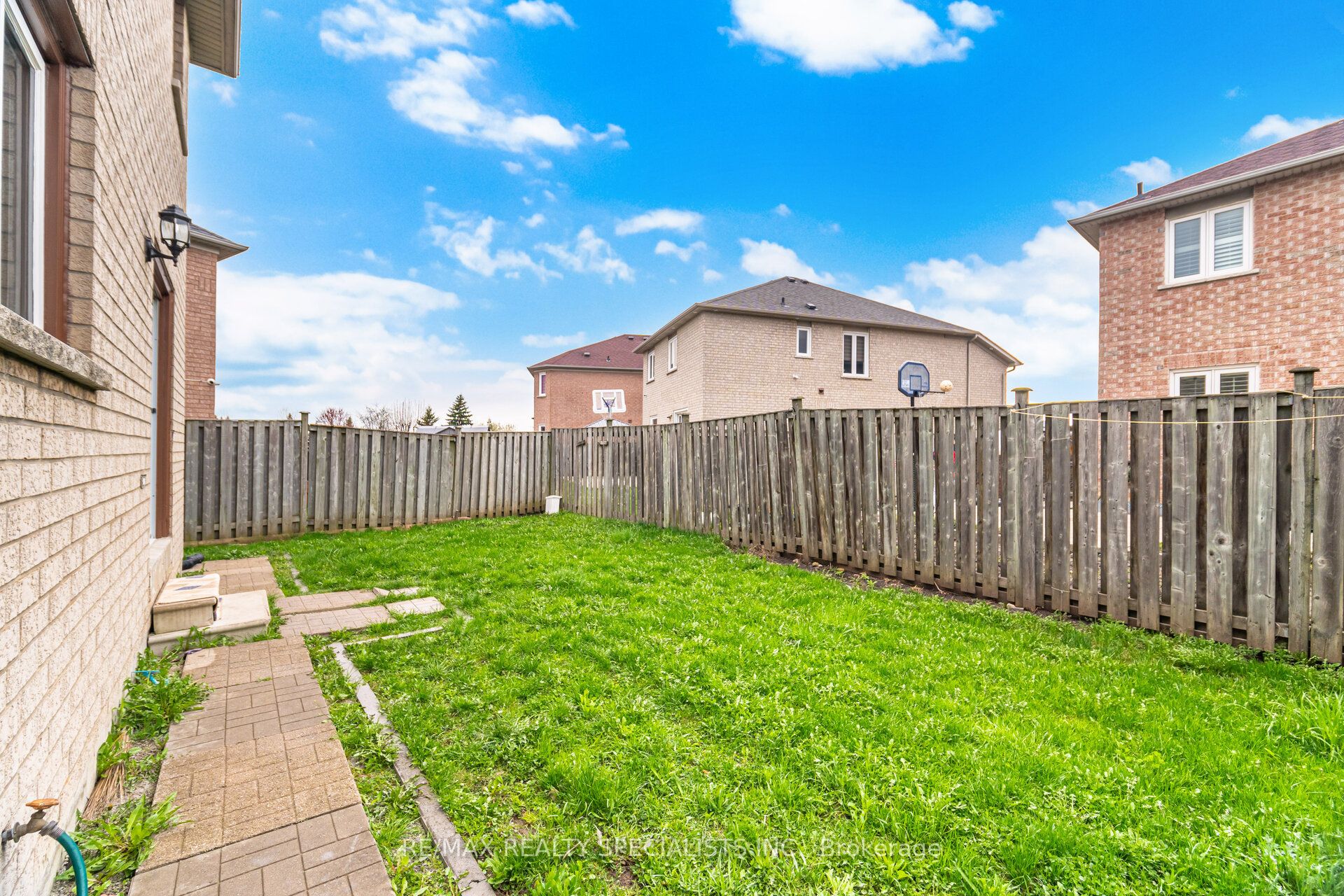 64 Dolphin Song Crescent Property Photo 19