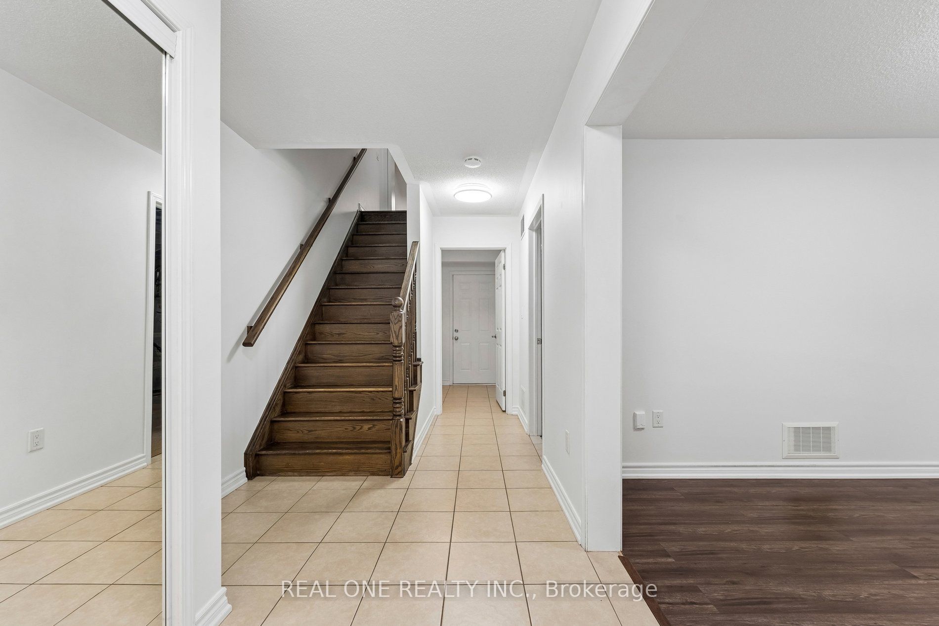30 Henneberry Lane Property Photo 4