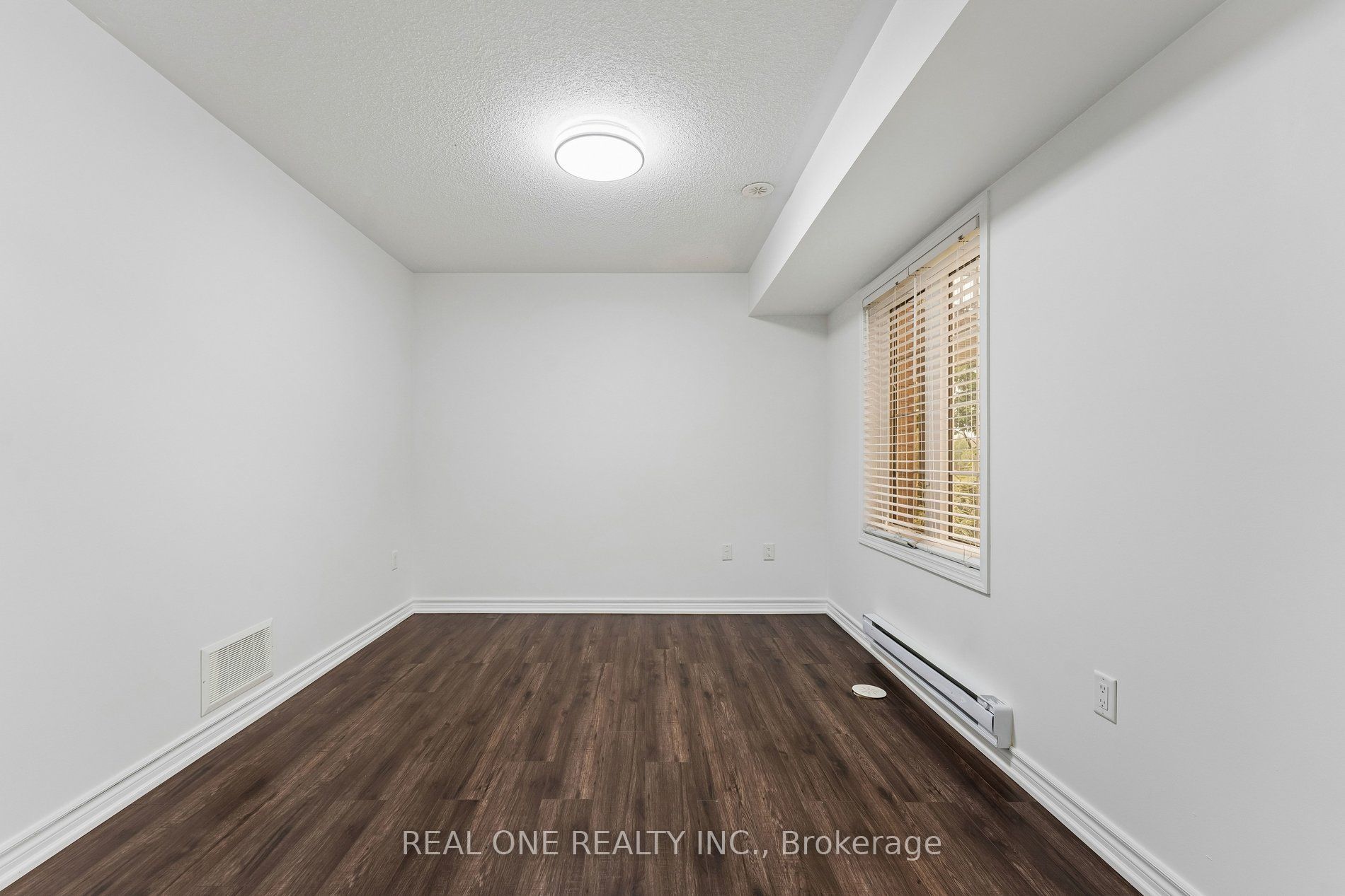 30 Henneberry Lane Property Photo 5