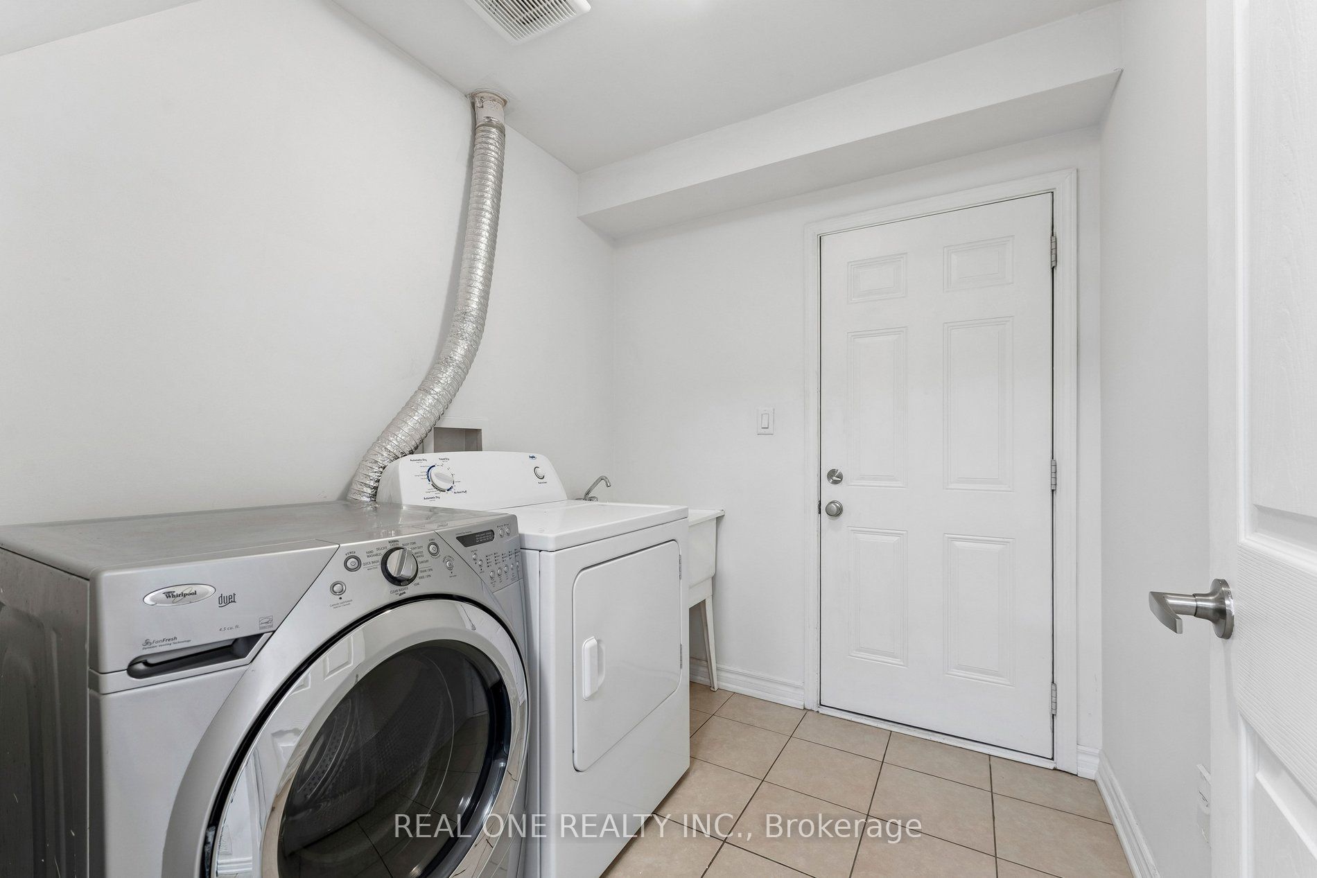 30 Henneberry Lane Property Photo 7