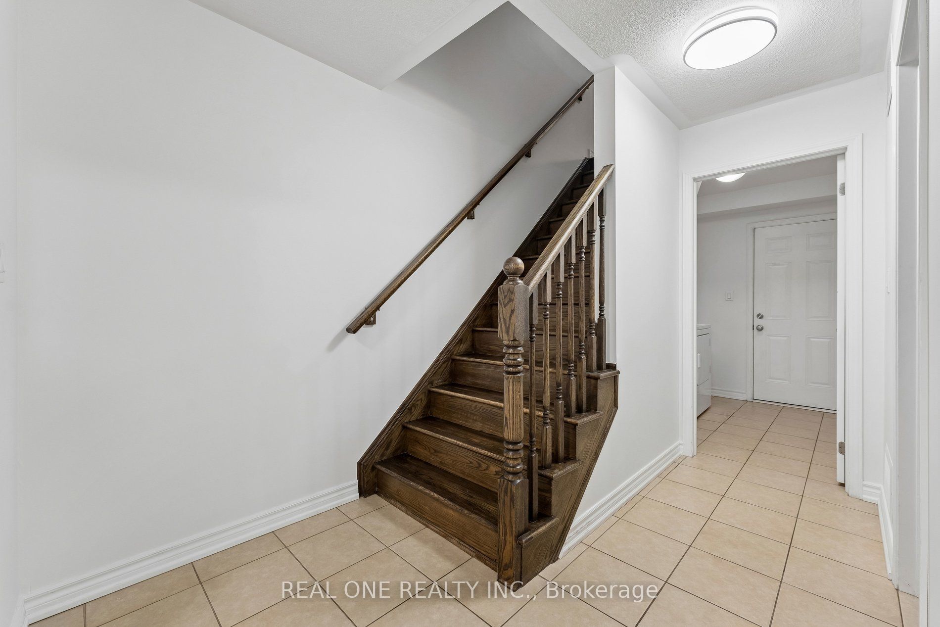 30 Henneberry Lane Property Photo 8