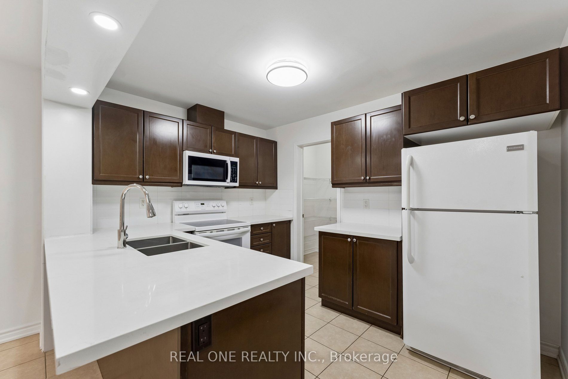 30 Henneberry Lane Property Photo 12