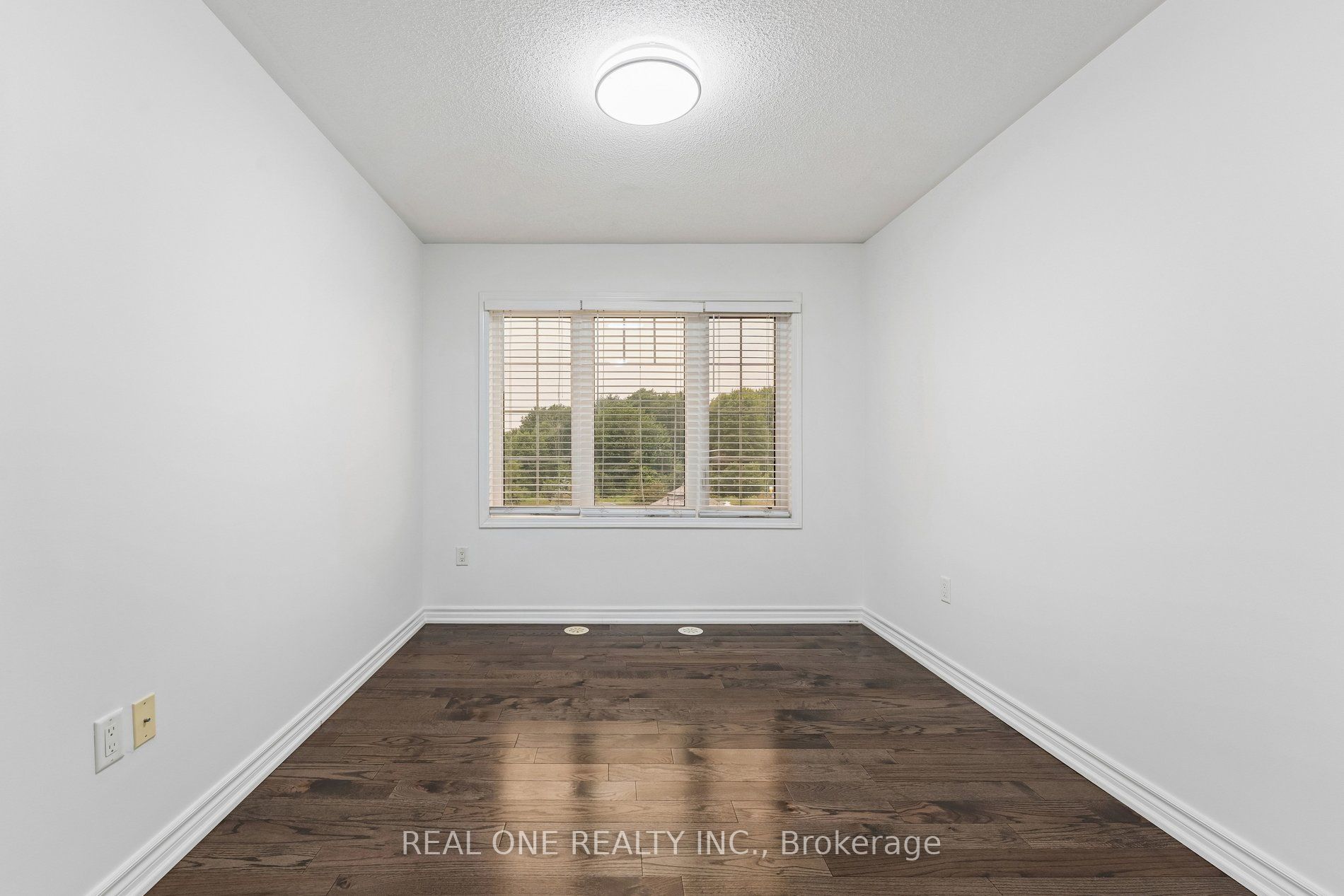 30 Henneberry Lane Property Photo 27
