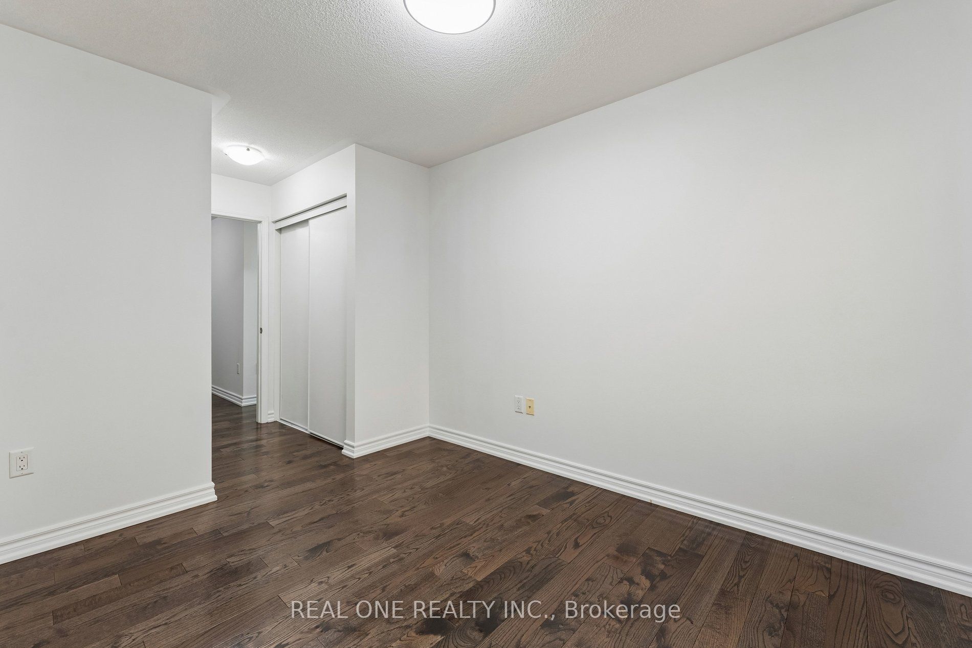 30 Henneberry Lane Property Photo 28