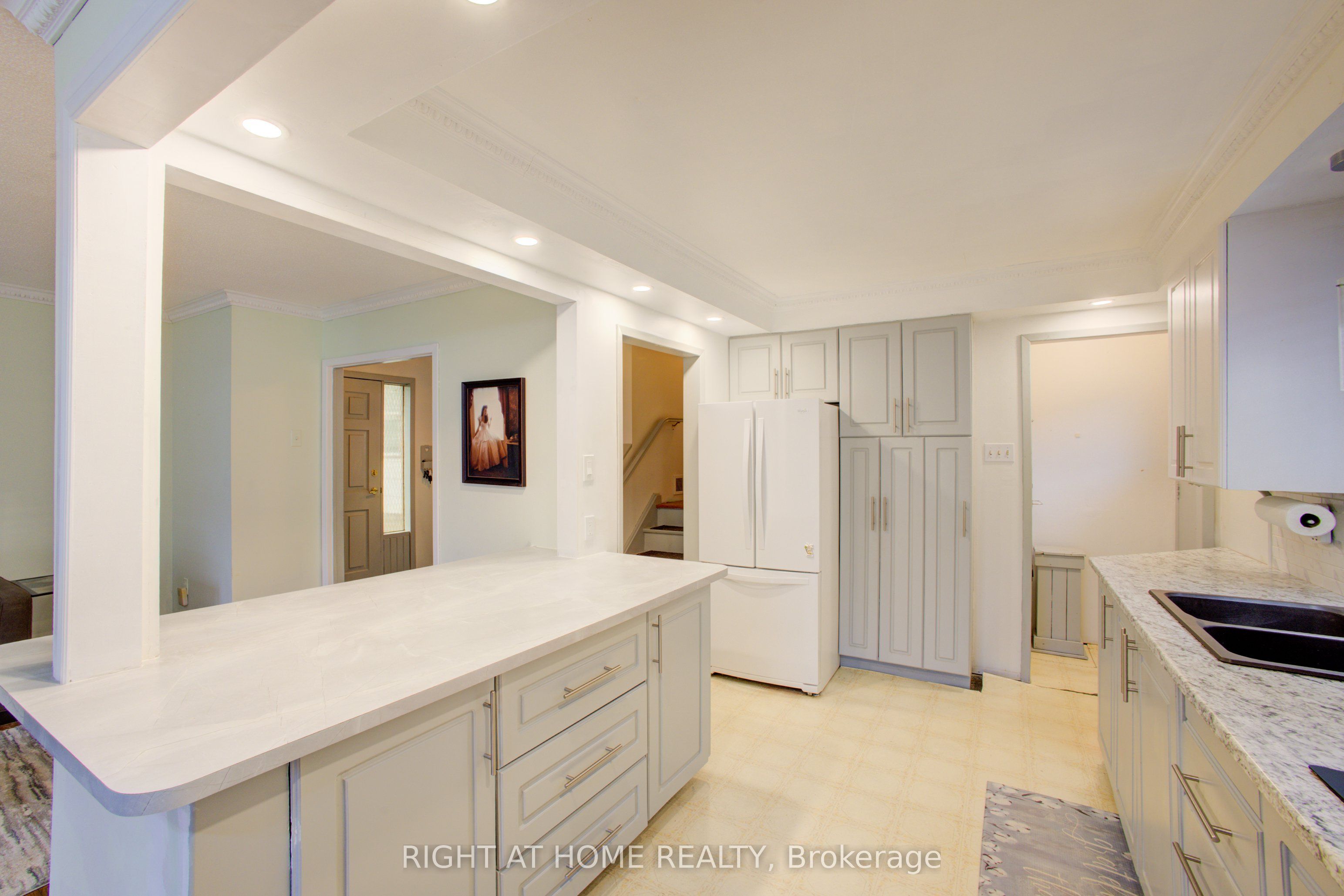 30 Parkview Drive Property Photo 6