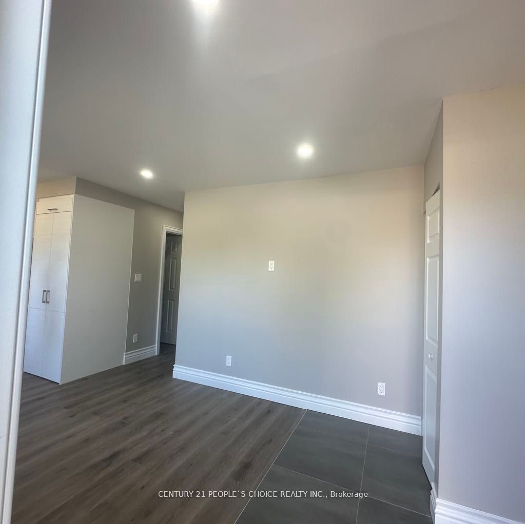 199 Avondale Boulevard Unit 1 Property Photo 5
