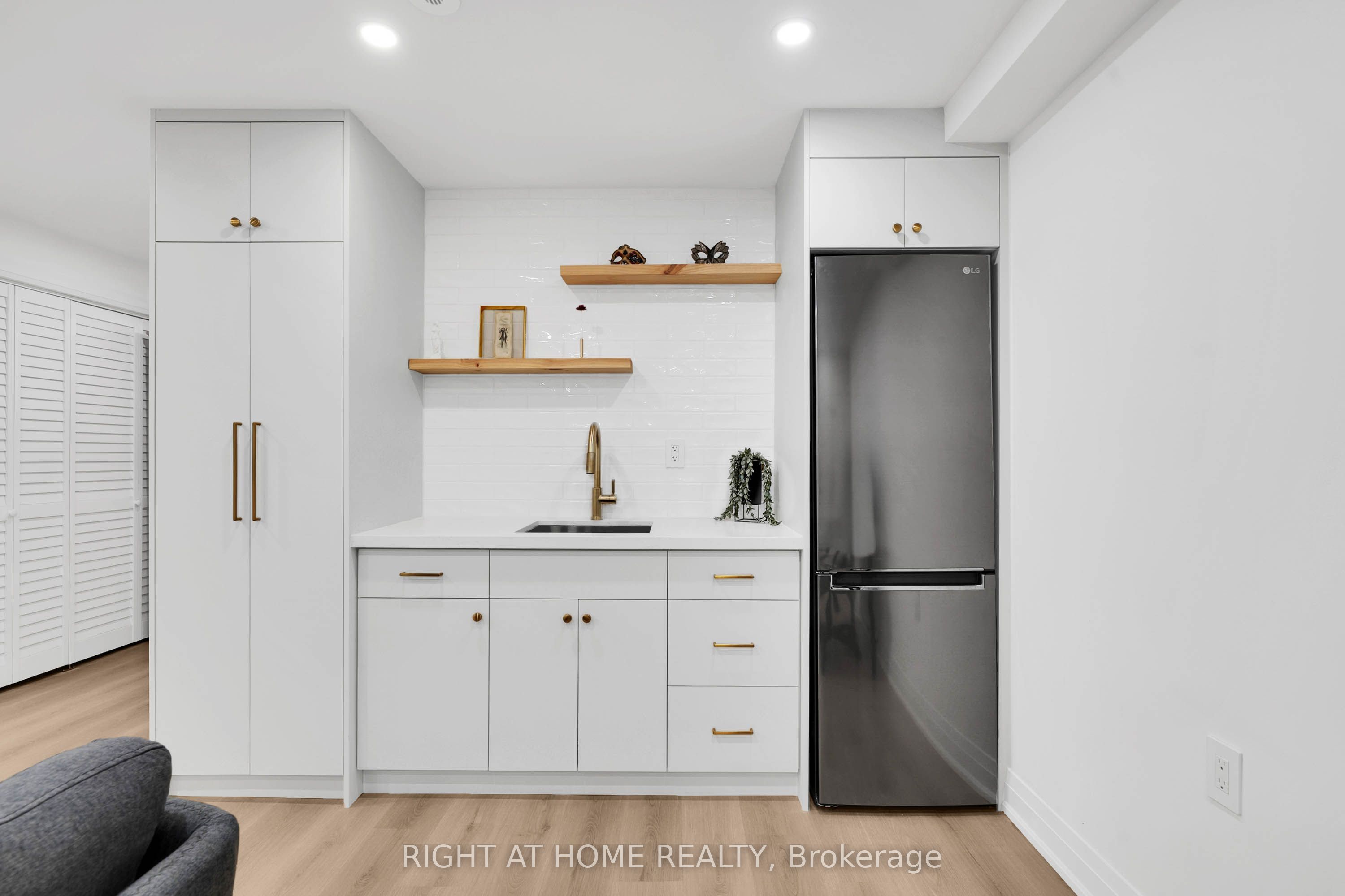 1170 West Shore Drive 23 Property Photo 35